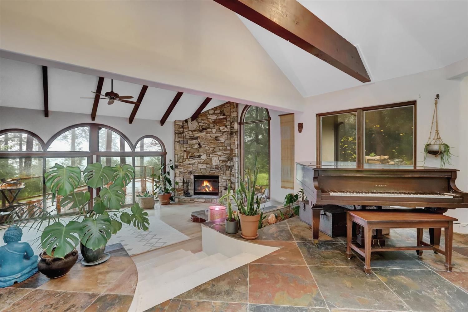 Nevada City, California, 95959, United States, 6 Bedrooms Bedrooms, ,5 BathroomsBathrooms,Residential,For Sale,1997761