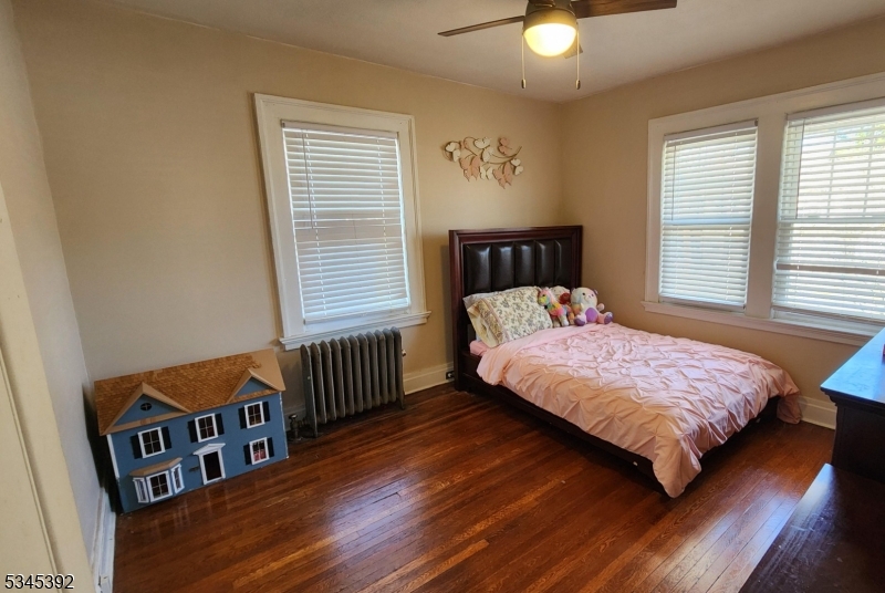 Newark City, New Jersey, 07112, United States, 4 Bedrooms Bedrooms, ,3 BathroomsBathrooms,Residential,For Sale,1804367