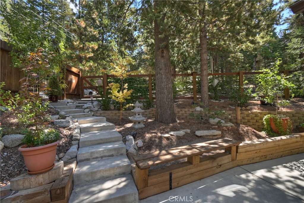 Lake Arrowhead, California, 92352, United States, 3 Bedrooms Bedrooms, ,1 BathroomBathrooms,Residential,For Sale,1988243