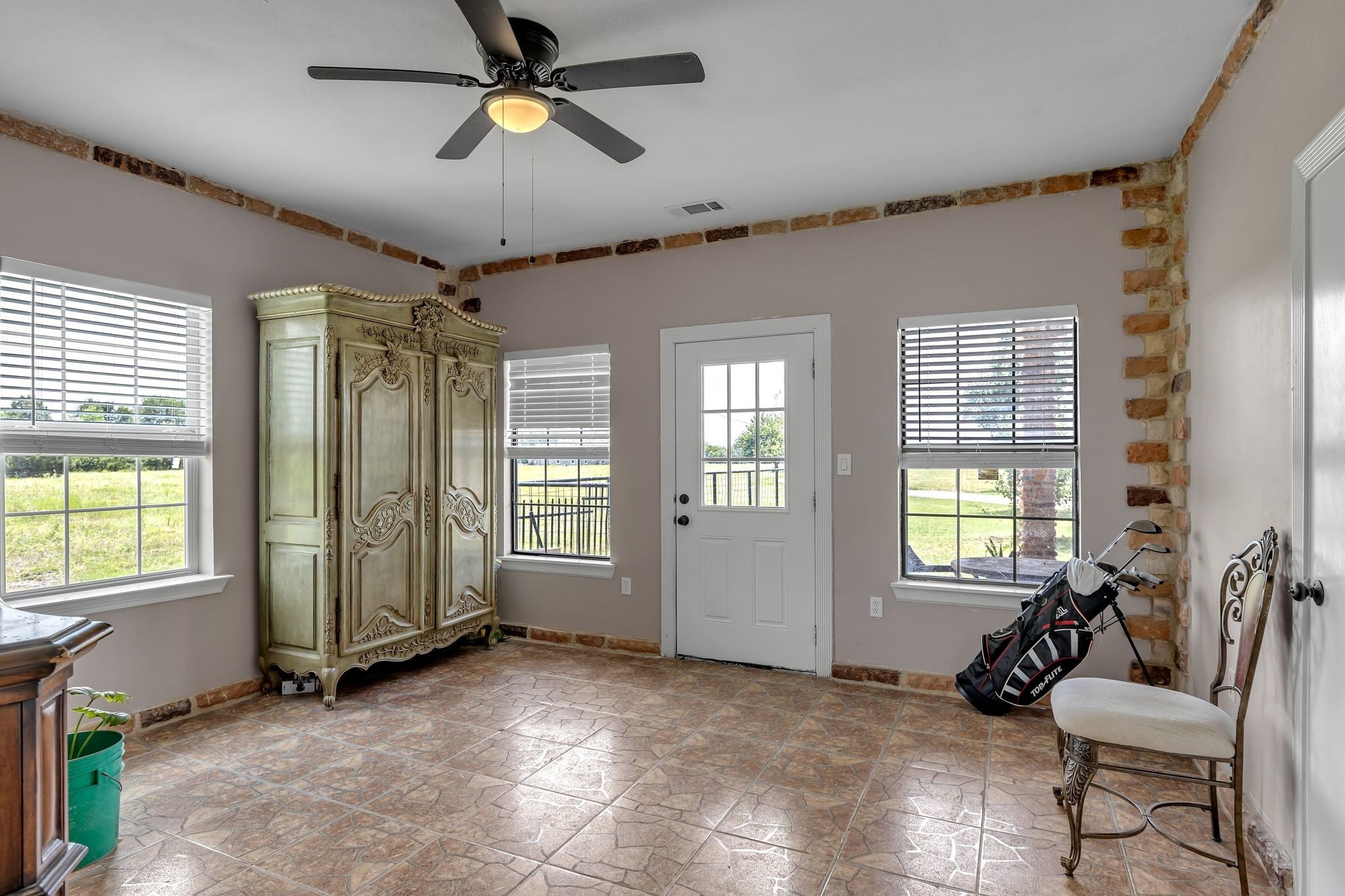 Forney, Texas, 75126, United States, 4 Bedrooms Bedrooms, ,3 BathroomsBathrooms,Residential,For Sale,1974653