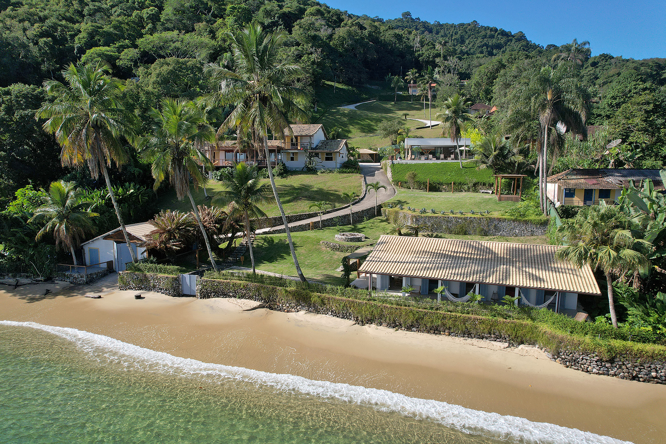  Beachfront house with a swimming pool and a gym - 物件實景
