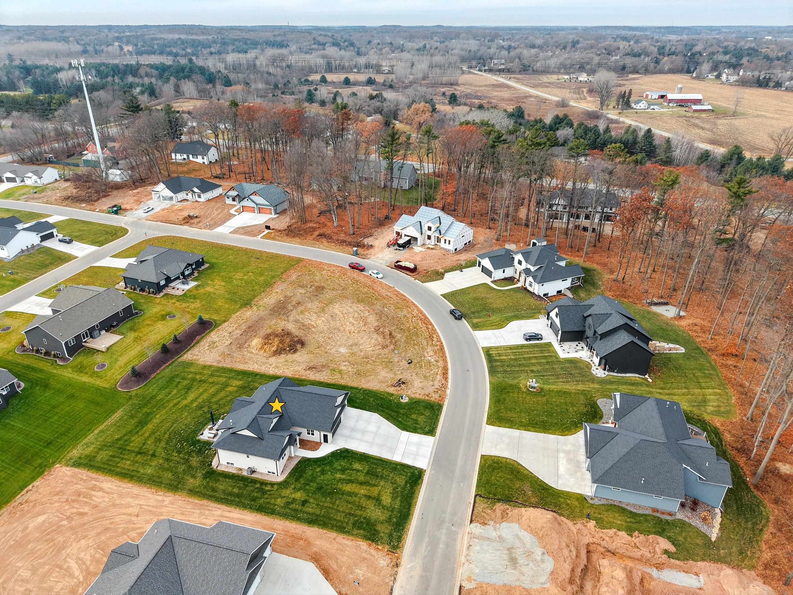 SUAMICO, Wisconsin, 54313, United States, 5 Bedrooms Bedrooms, ,4 BathroomsBathrooms,Residential,For Sale,2000952