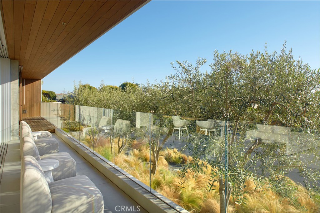 Laguna Beach, California, 92651, United States, 4 Bedrooms Bedrooms, ,6 BathroomsBathrooms,Residential,For Sale,1988252