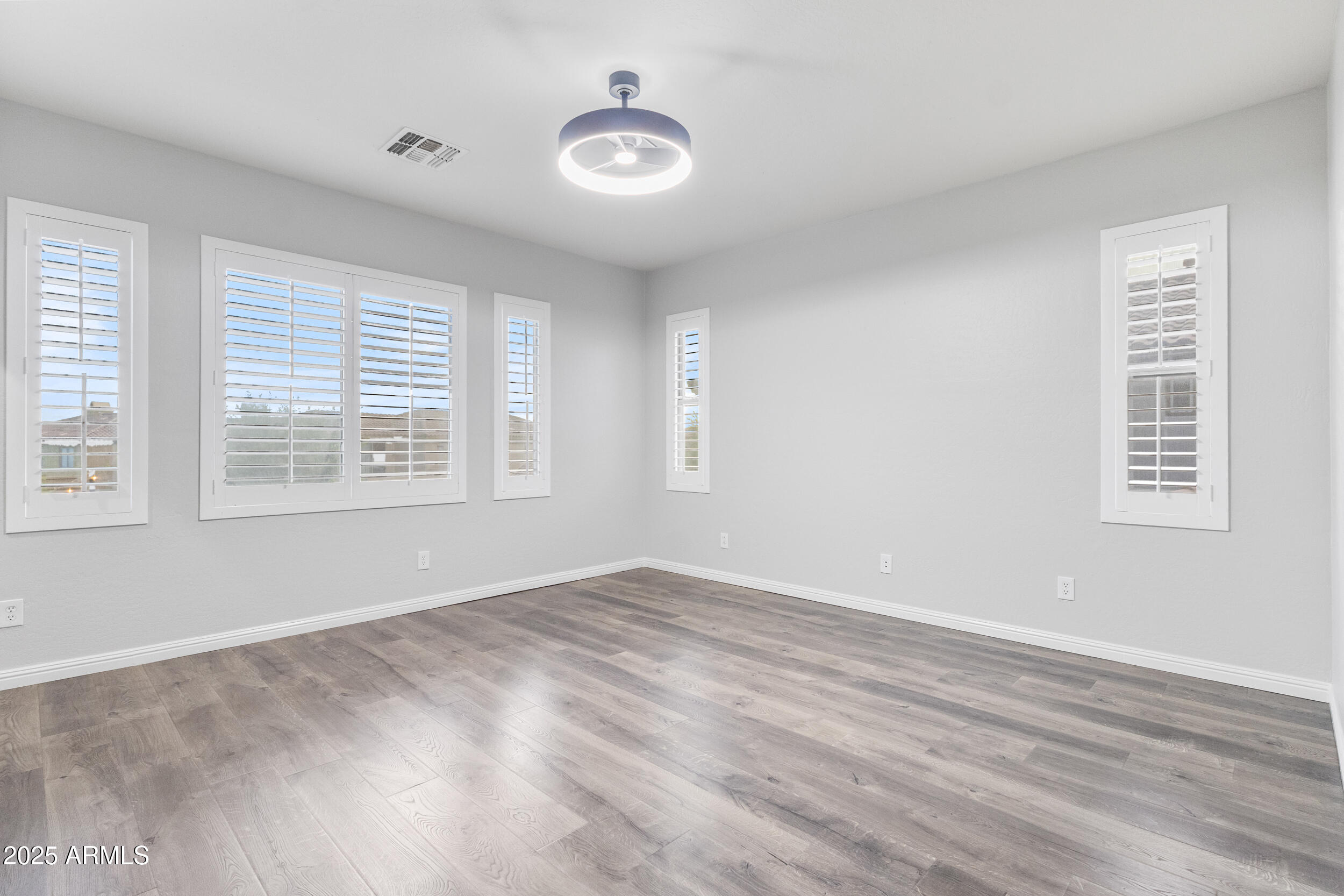 Phoenix, Arizona, 85050, United States, 5 Bedrooms Bedrooms, ,Residential,For Sale,1949706