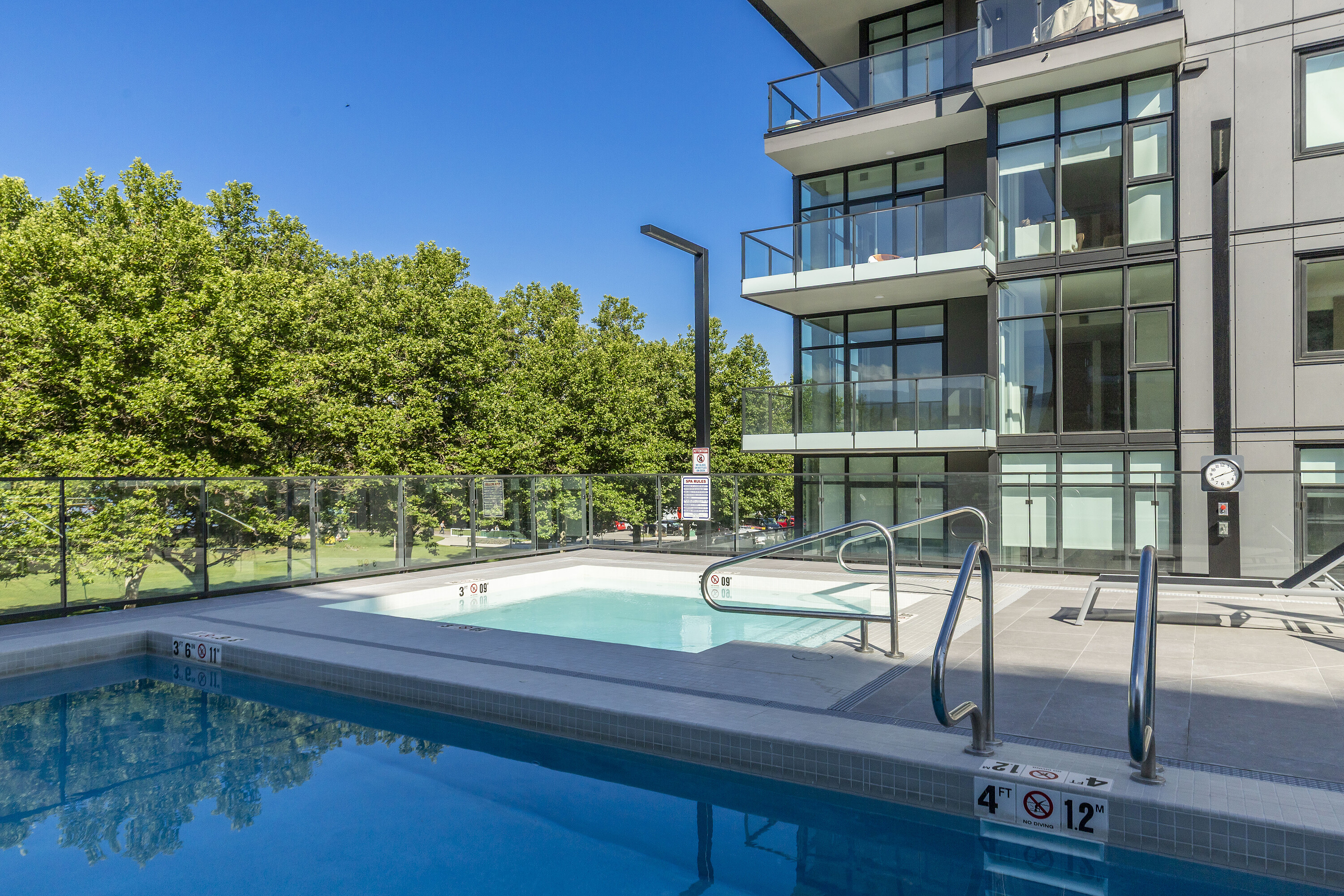  Luxury Lakeside Living - 物件實景
