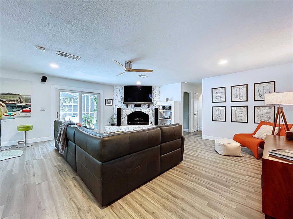 Brandon, Florida, 33511, United States, 4 Bedrooms Bedrooms, ,2 BathroomsBathrooms,Residential,For Sale,1968846