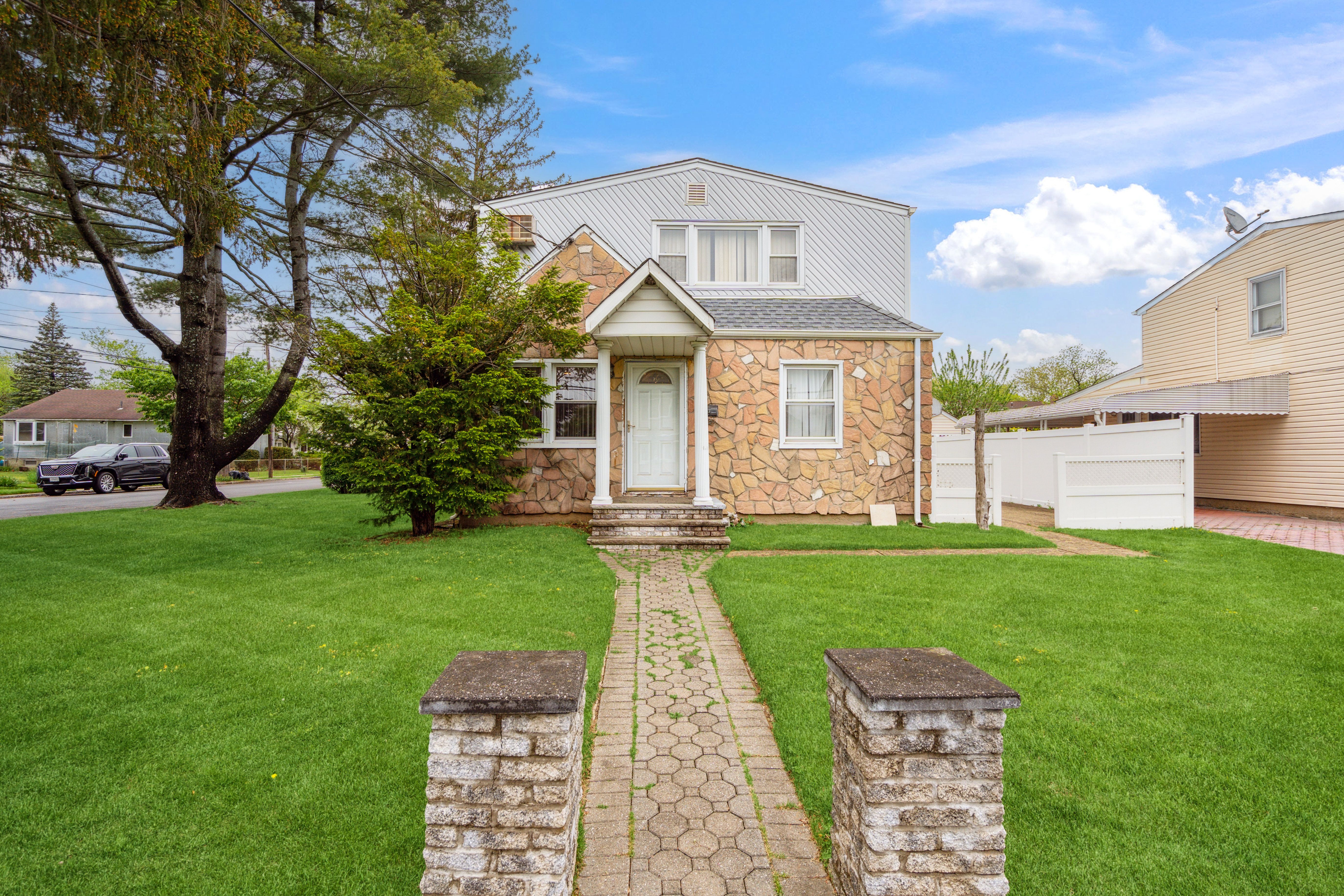 62 Bretton Road,New Hyde Park, NY, 11040 