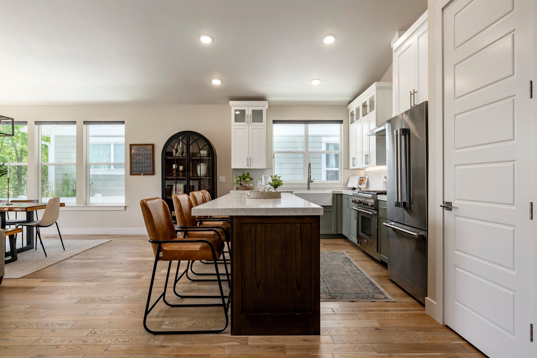  Custom Built, 2020, Amazing Finishes and Floor Plan - 物件實景