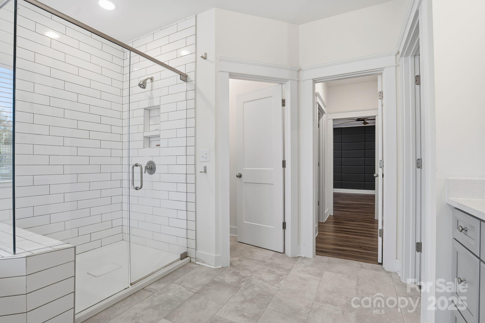 Huntersville, North Carolina, 28078, United States, 6 Bedrooms Bedrooms, ,5 BathroomsBathrooms,Residential,For Sale,1988370