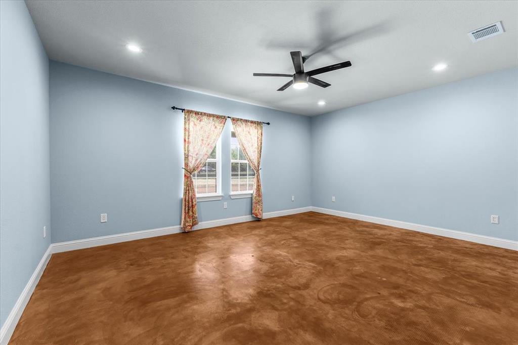 Weatherford, Texas, 76088, United States, 4 Bedrooms Bedrooms, ,3 BathroomsBathrooms,Residential,For Sale,1974322