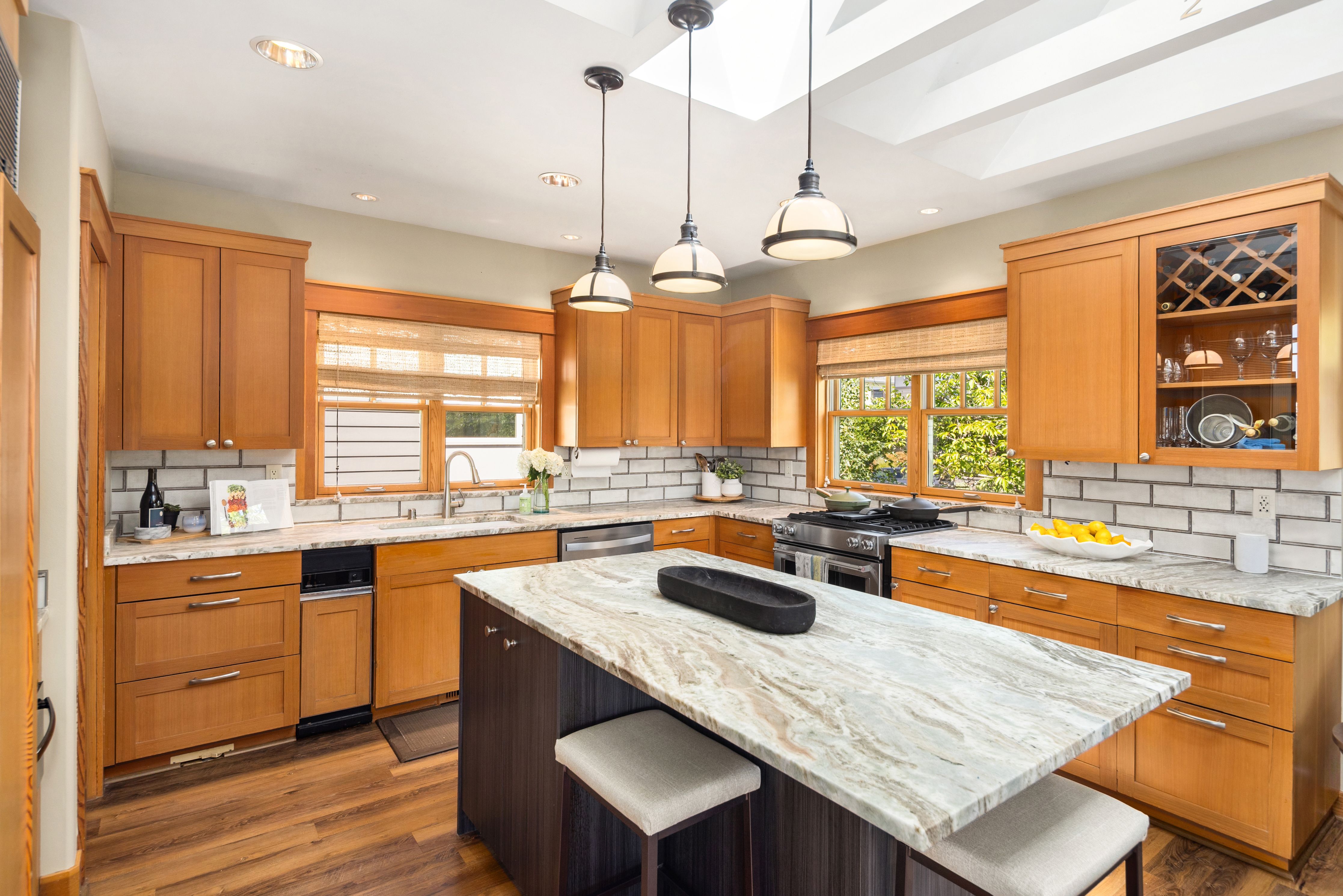  421 2nd St W, Kirkland, WA 98033 - 物件實景