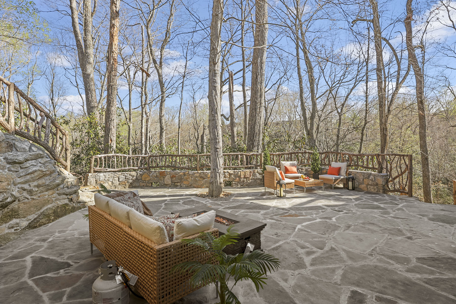  HENDERSONVILLE - 物件實景