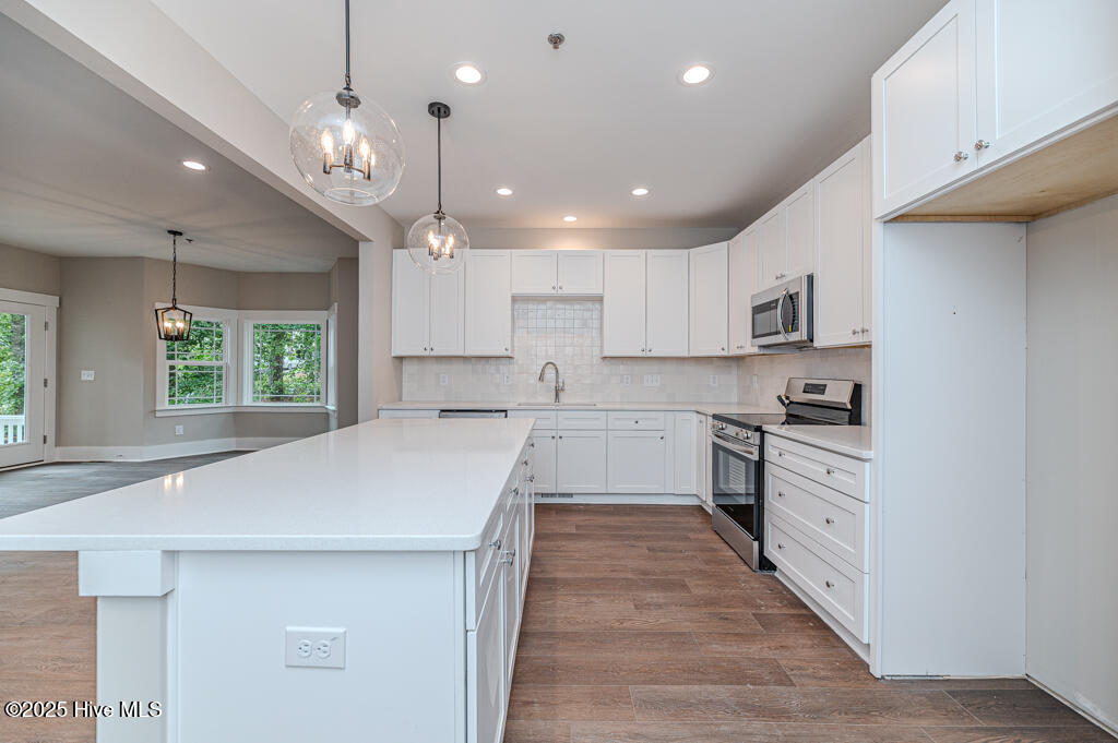 Pinehurst, North Carolina, 28374, United States, 4 Bedrooms Bedrooms, ,4 BathroomsBathrooms,Residential,For Sale,1897351