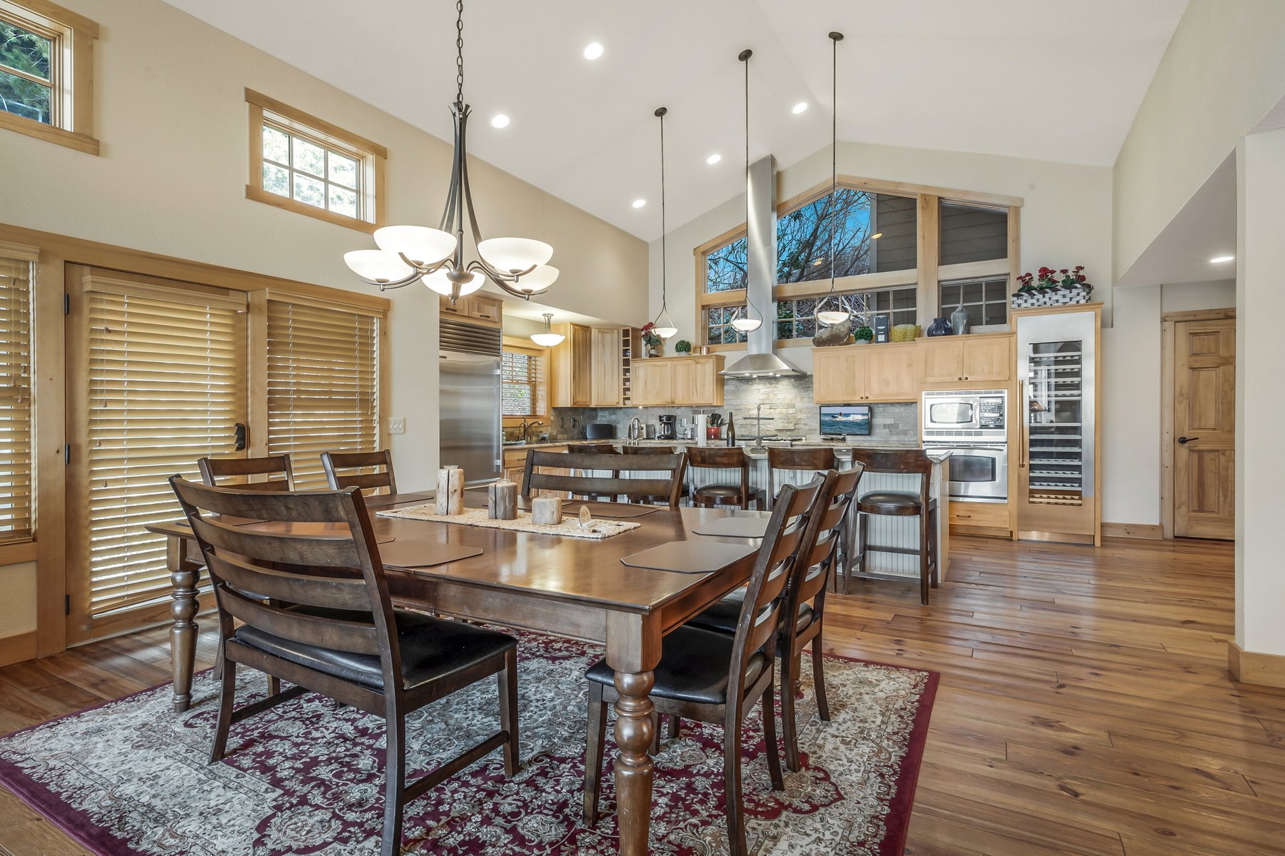 Sagle, Idaho, 83860, United States, 5 Bedrooms Bedrooms, ,6 BathroomsBathrooms,Residential,For Sale,1978919