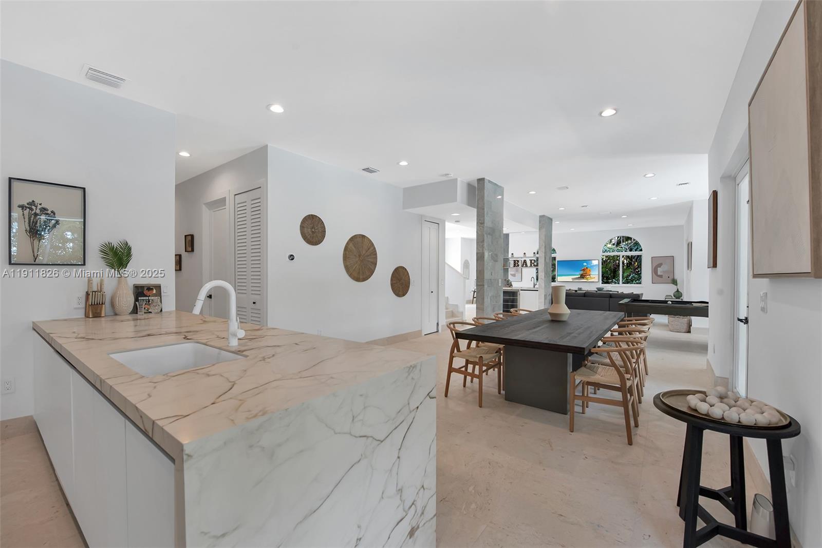 Miami, Florida, 33155, United States, 5 Bedrooms Bedrooms, ,4 BathroomsBathrooms,Residential,For Sale,1994722