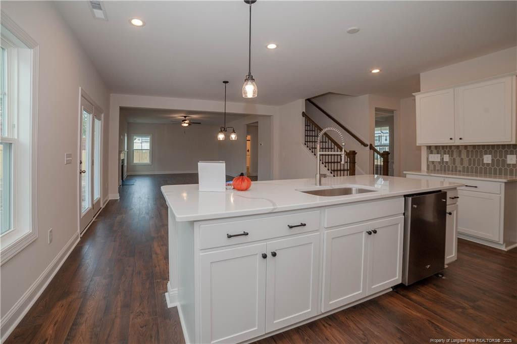 Fayetteville, North Carolina, 28311, United States, 5 Bedrooms Bedrooms, ,3 BathroomsBathrooms,Residential,For Sale,1998461