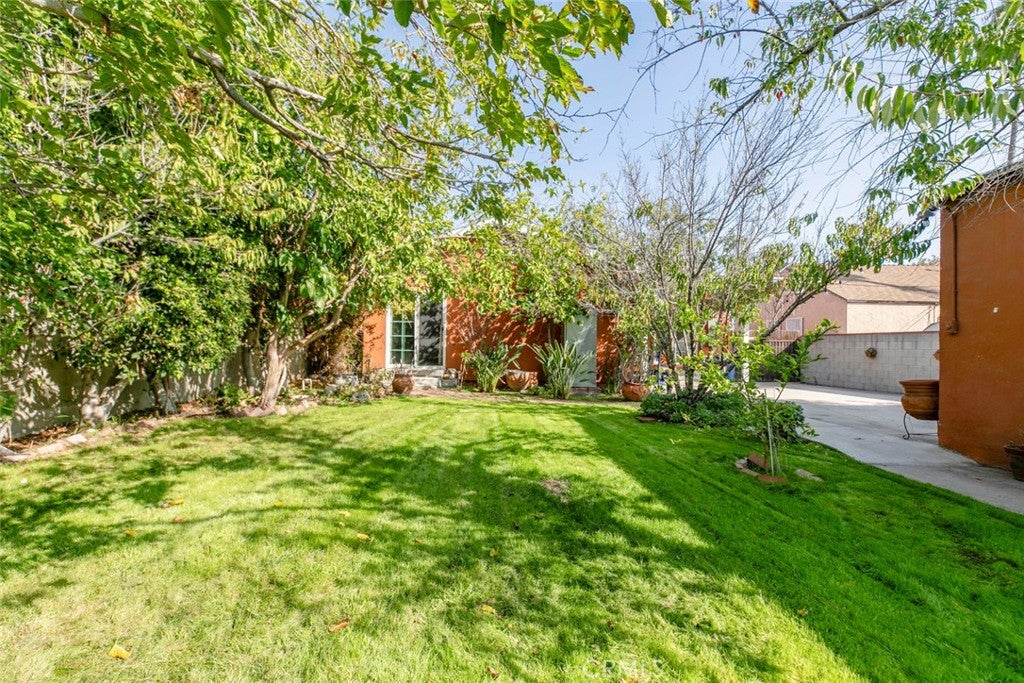 North Hollywood, California, 91605, United States, 3 Bedrooms Bedrooms, ,2 BathroomsBathrooms,Residential,For Sale,1989724