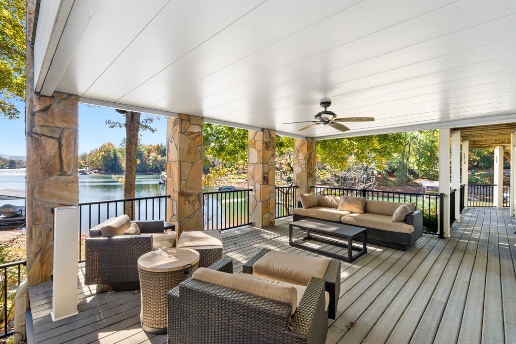 Hiawassee, Georgia, 30546, United States, 3 Bedrooms Bedrooms, ,4 BathroomsBathrooms,Residential,For Sale,1978454