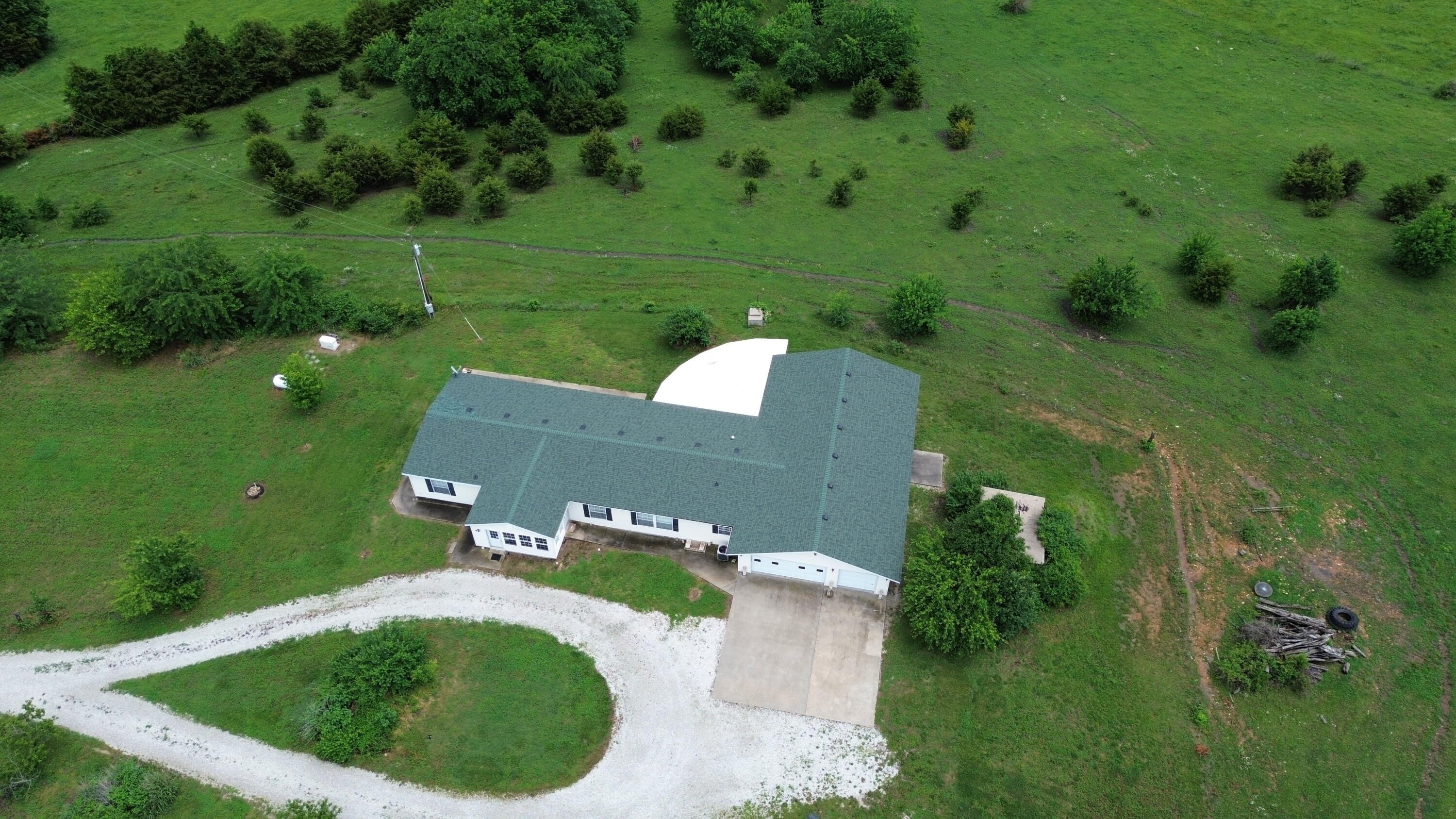 Bolivar, Missouri, 65613, United States, 4 Bedrooms Bedrooms, ,2 BathroomsBathrooms,Residential,For Sale,1996744