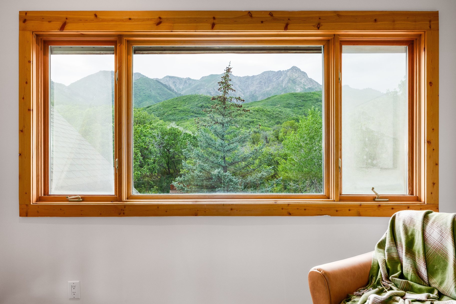  Refined Mountain Home on 1.27 Acres Near Snowbasin - 物件實景