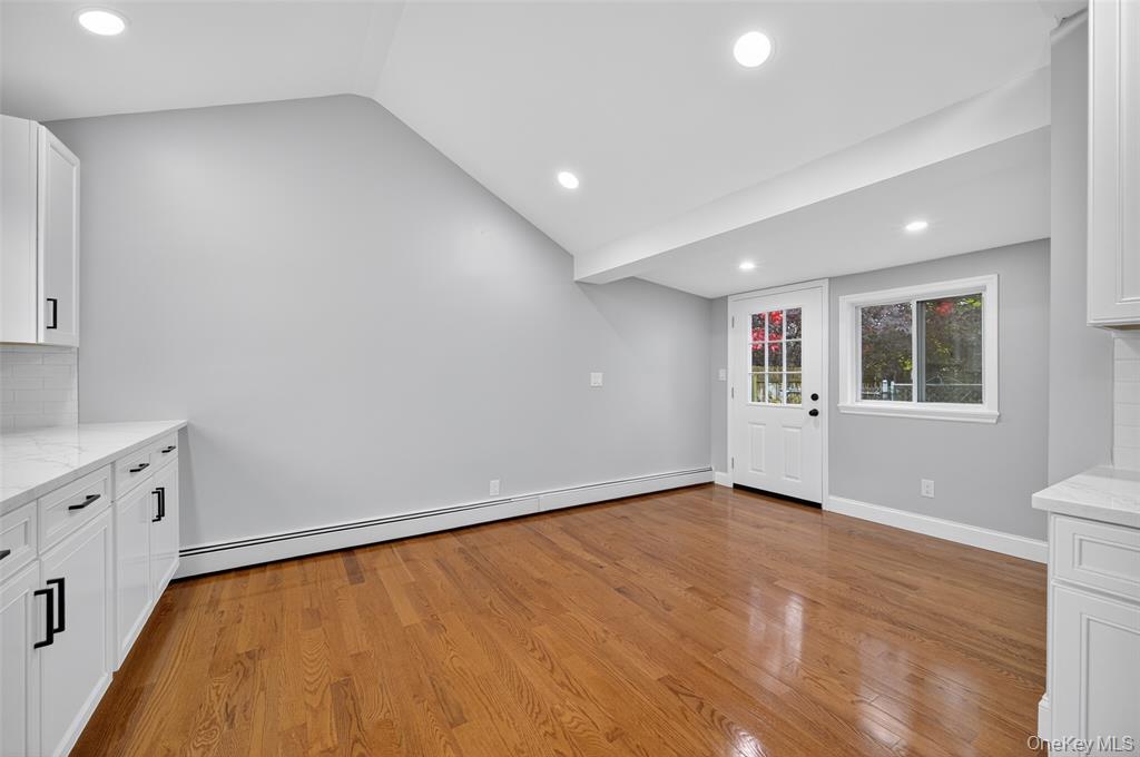 Saugerties, New York, 12477, United States, 4 Bedrooms Bedrooms, ,3 BathroomsBathrooms,Residential,For Sale,1986051