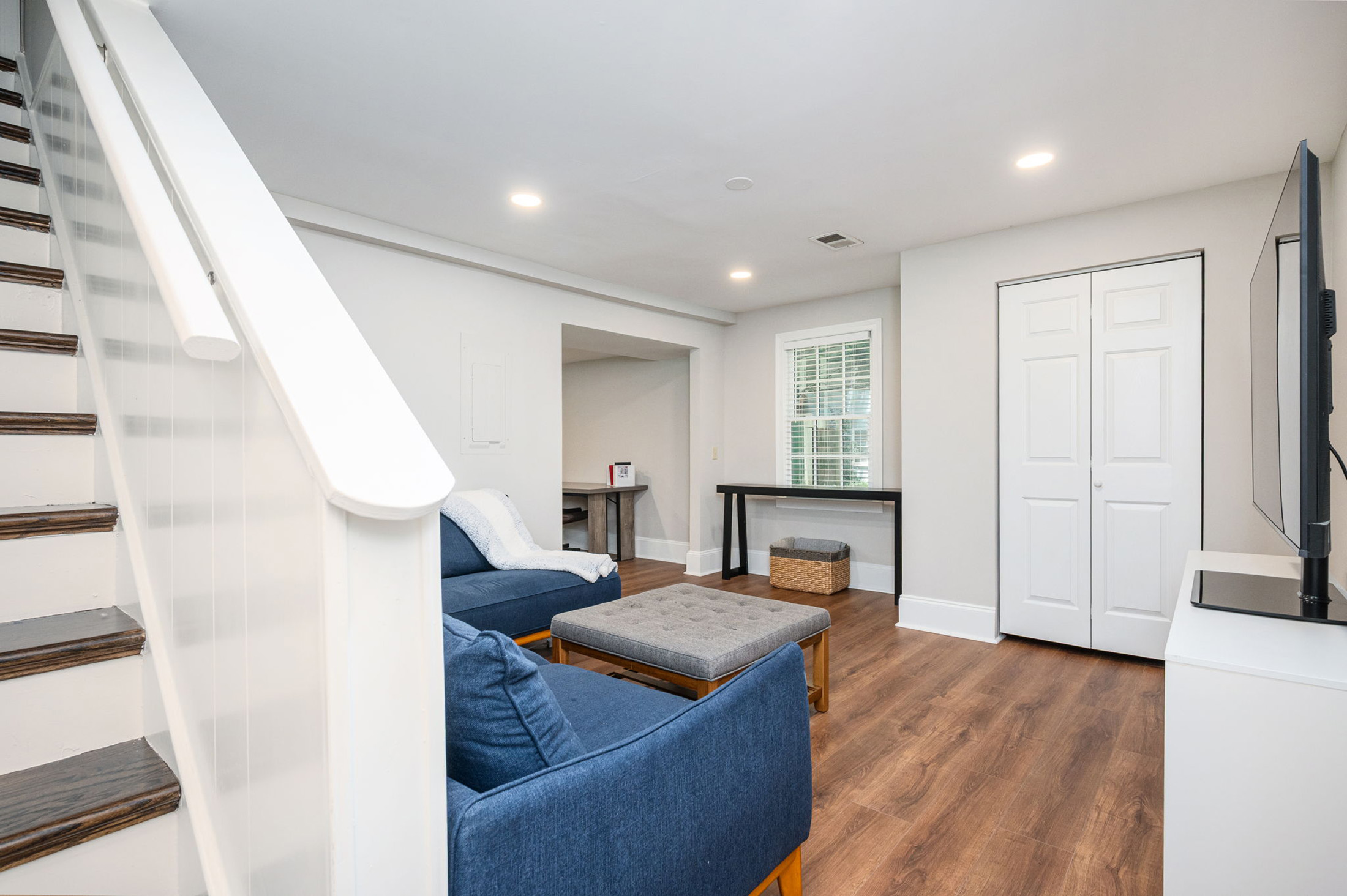  Exceptional Home Nestled on 0.83+/- Acre Picturesque Corner Lot - 物件實景