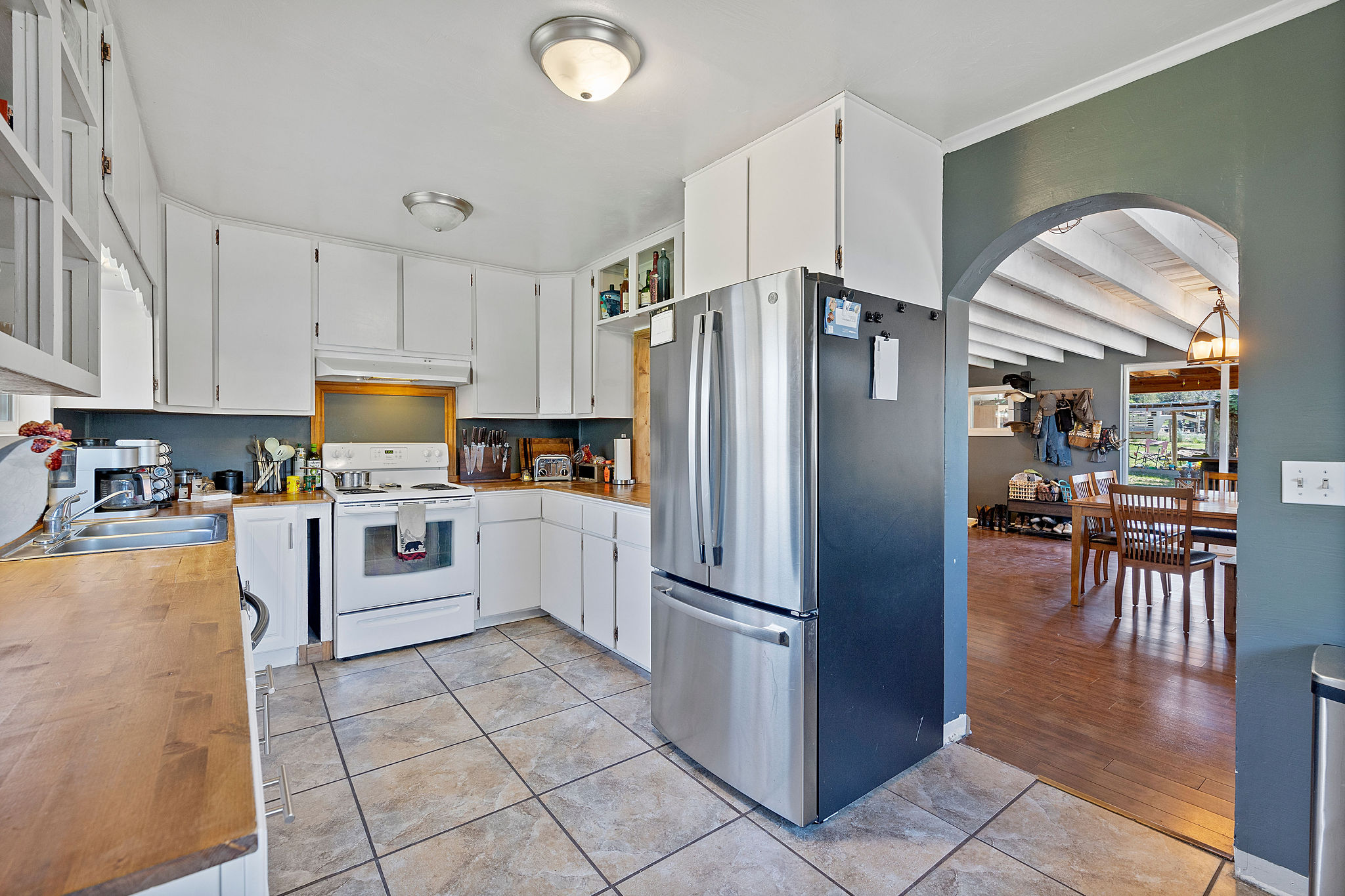 Prineville, Oregon, 97754, United States, 3 Bedrooms Bedrooms, ,2 BathroomsBathrooms,Residential,For Sale,1865780