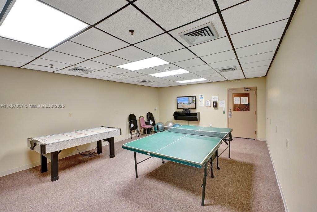 Hollywood, Florida, 33019, United States, 2 Bedrooms Bedrooms, ,2 BathroomsBathrooms,Residential,For Sale,1918580