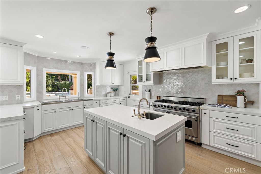 Laguna Hills, California, 92653, United States, 7 Bedrooms Bedrooms, ,5 BathroomsBathrooms,Residential,For Sale,1941687