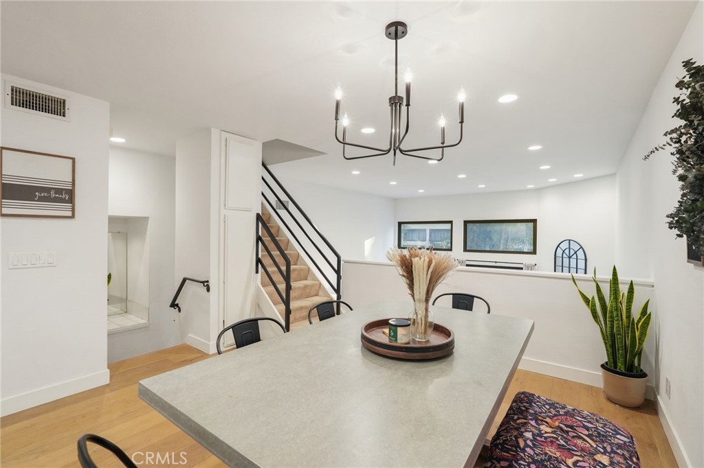 Lake Balboa, California, 91406, United States, 3 Bedrooms Bedrooms, ,3 BathroomsBathrooms,Residential,For Sale,1992024