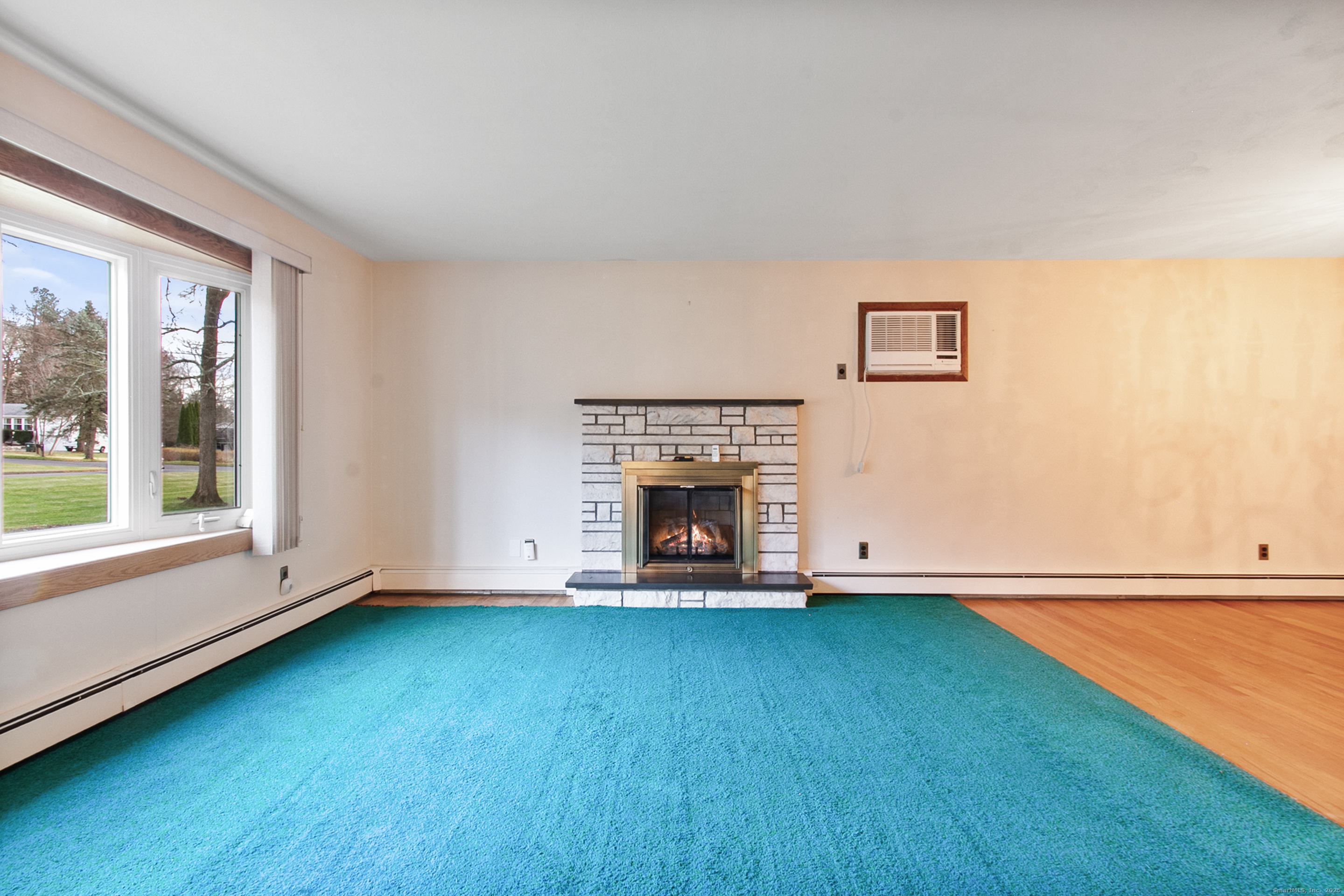 New Fairfield, Connecticut, 06812, United States, 3 Bedrooms Bedrooms, ,3 BathroomsBathrooms,Residential,For Sale,1997532