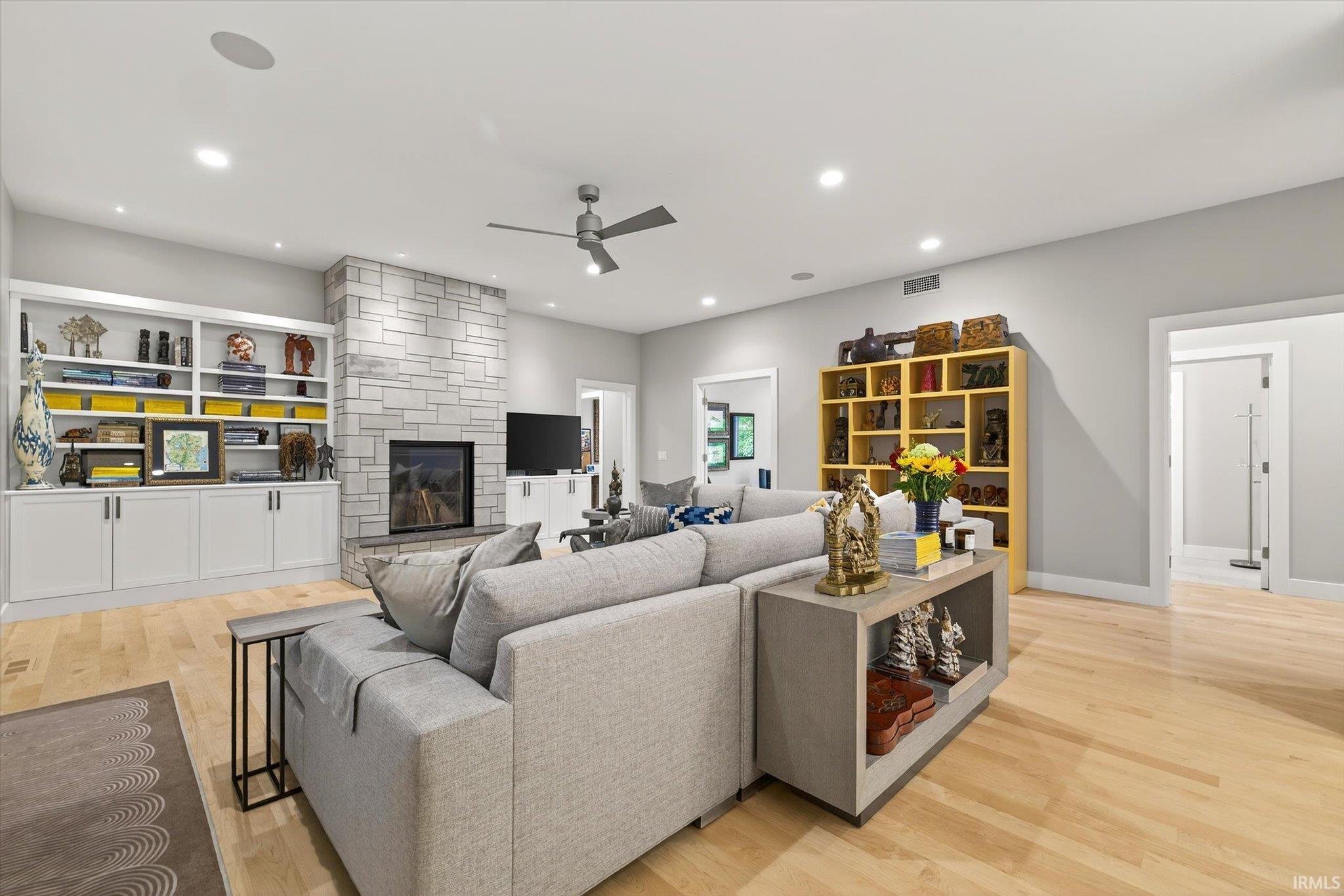 Bloomington, Indiana, 47401, United States, 3 Bedrooms Bedrooms, ,3 BathroomsBathrooms,Residential,For Sale,1977080