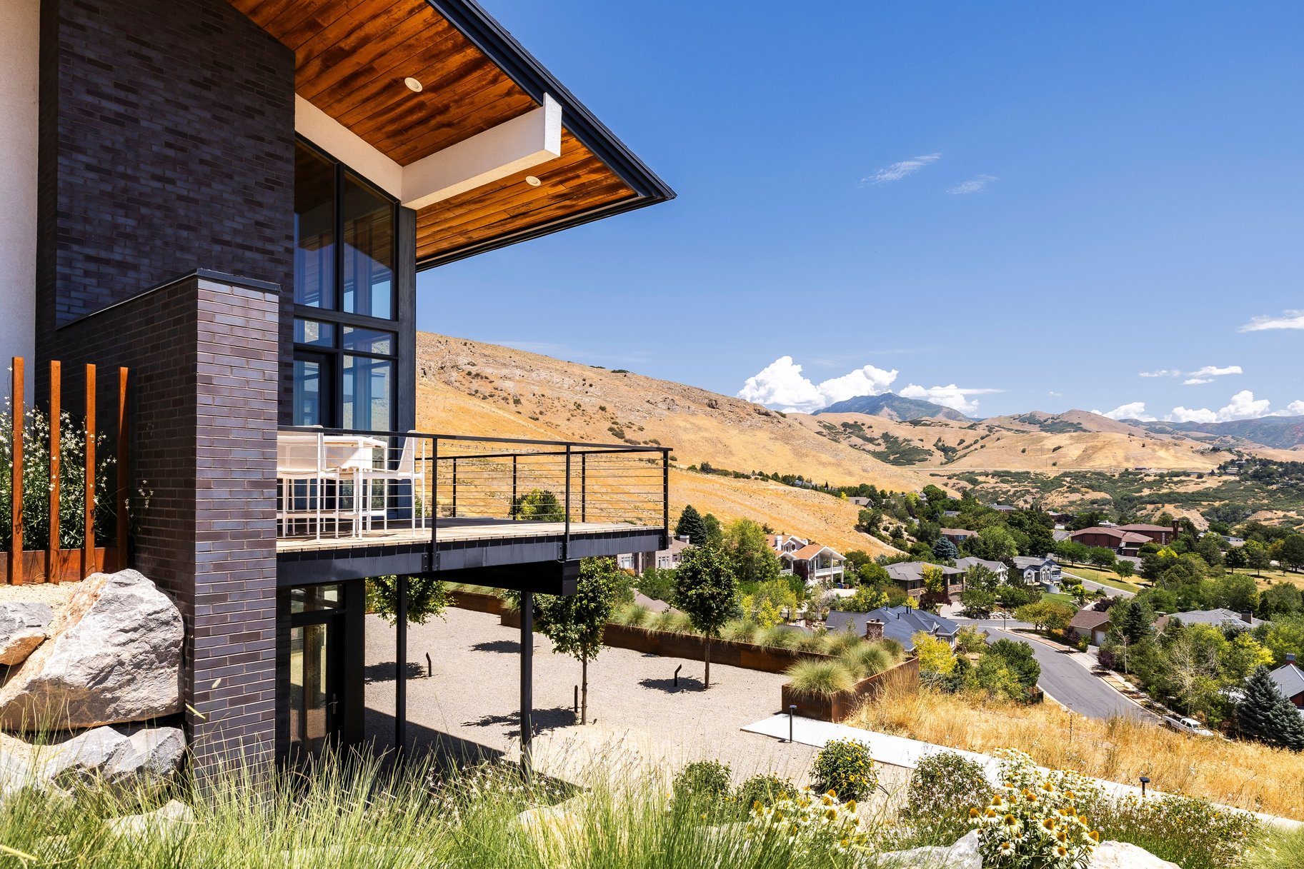 Stunning Contemporary Home with Commanding Views - 物件實景