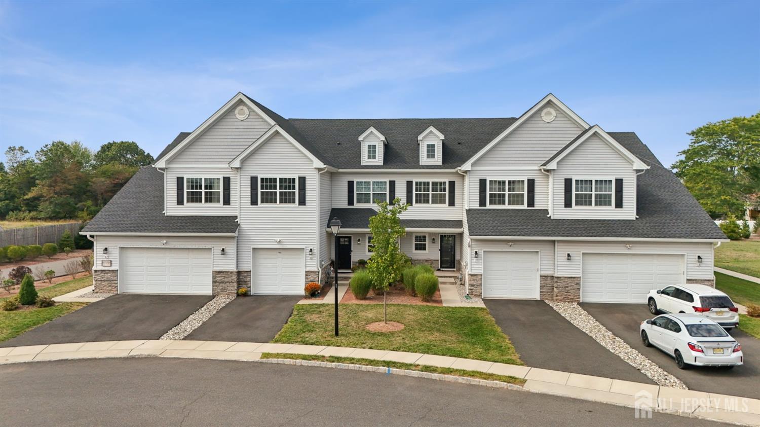 Franklin Twsp, New Jersey, 08873, United States, 2 Bedrooms Bedrooms, ,3 BathroomsBathrooms,Residential,For Sale,2003285