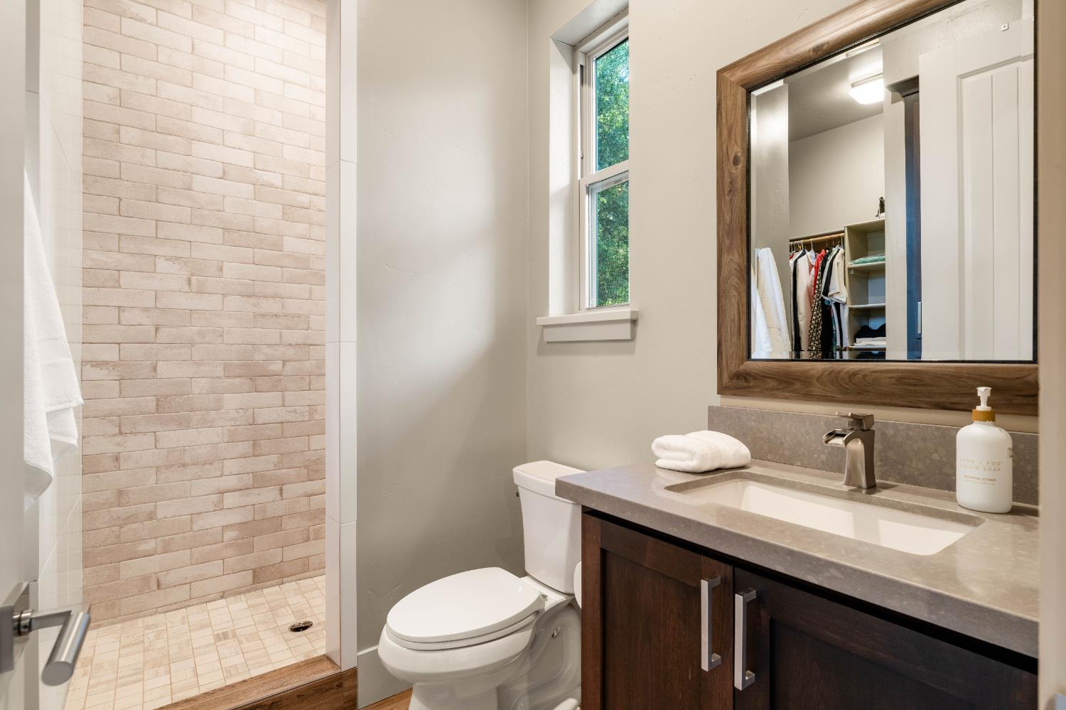 Loomis, California, 95650, United States, 5 Bedrooms Bedrooms, ,6 BathroomsBathrooms,Residential,For Sale,2003238