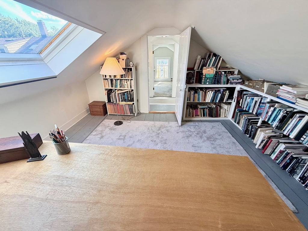Cambridge, Massachusetts, 02139, United States, 3 Bedrooms Bedrooms, ,2 BathroomsBathrooms,Residential,For Sale,1940619