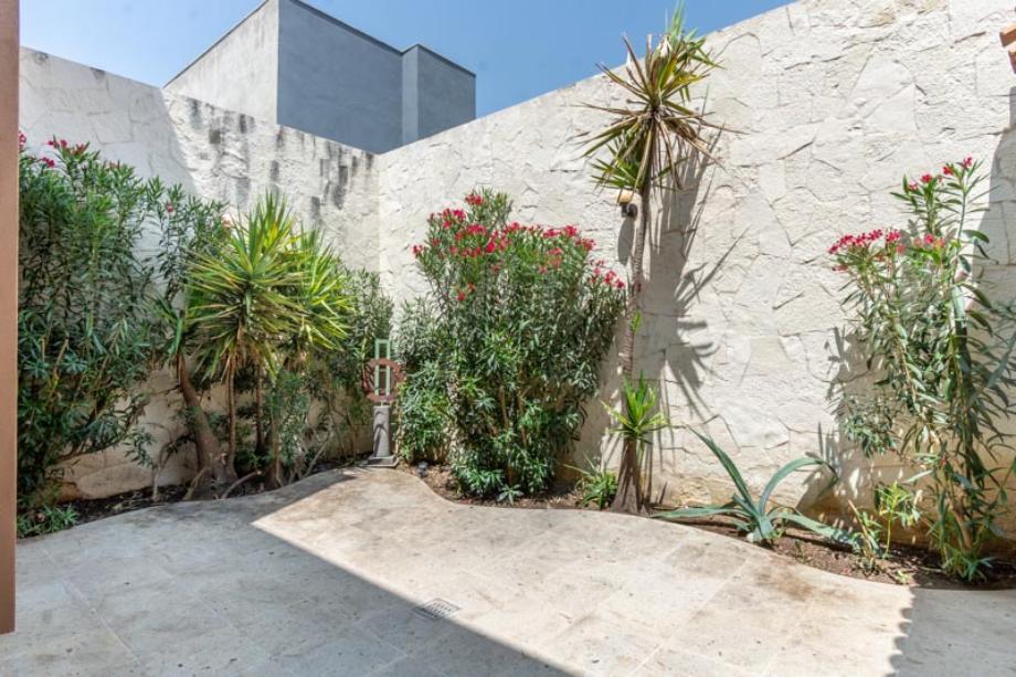 San Miguel de Allende, Guanajuato, 37774, Mexico, 3 Bedrooms Bedrooms, ,3 BathroomsBathrooms,Residential,For Sale,1859638