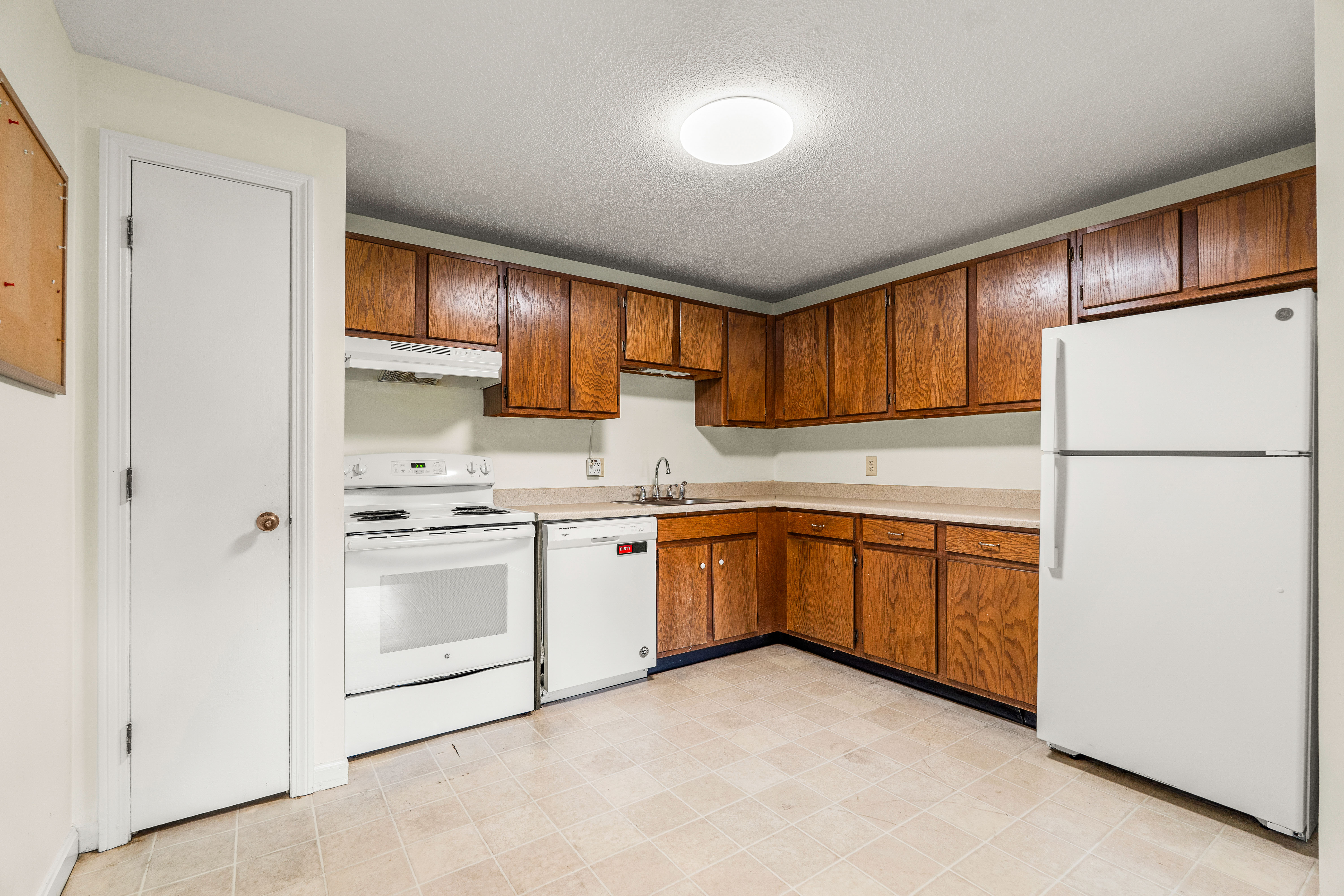  1202 White Cedar Boulevard, Portsmouth, NH 03801 - 物件實景