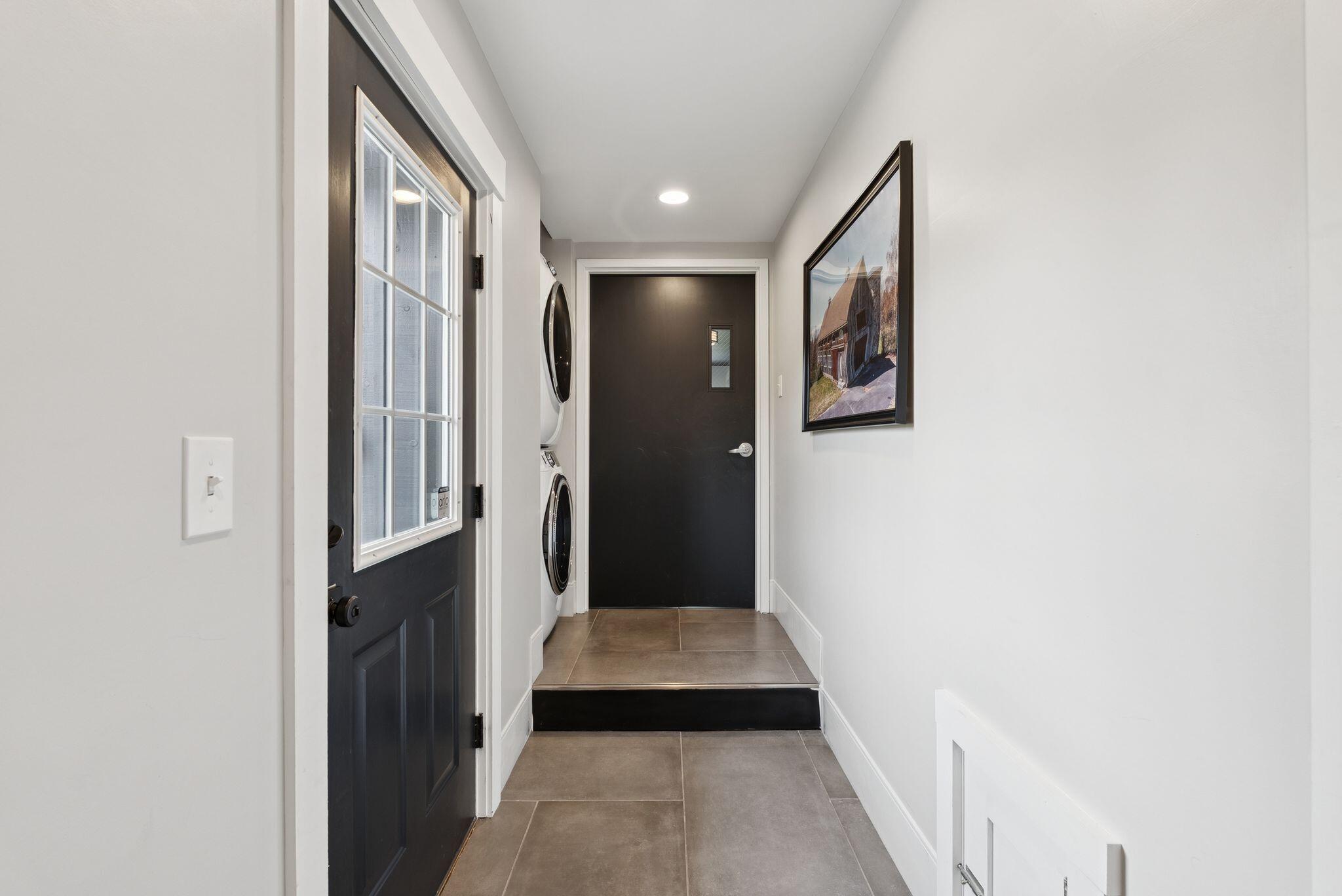 Falmouth, Maine, 04105, United States, 3 Bedrooms Bedrooms, ,4 BathroomsBathrooms,Residential,For Sale,1975511