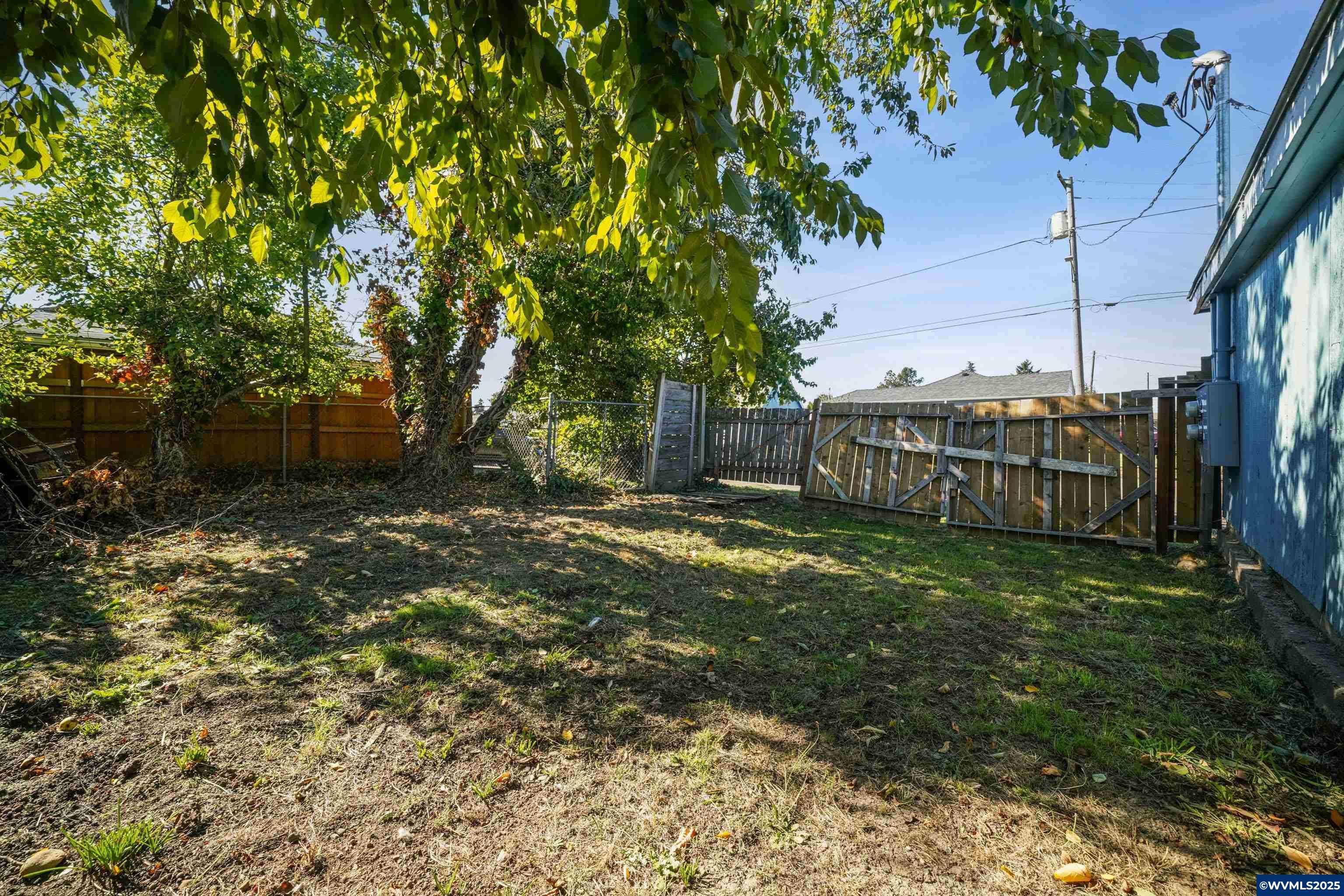 Salem, Oregon, 97301, United States, 5 Bedrooms Bedrooms, ,3 BathroomsBathrooms,Residential,For Sale,1965364