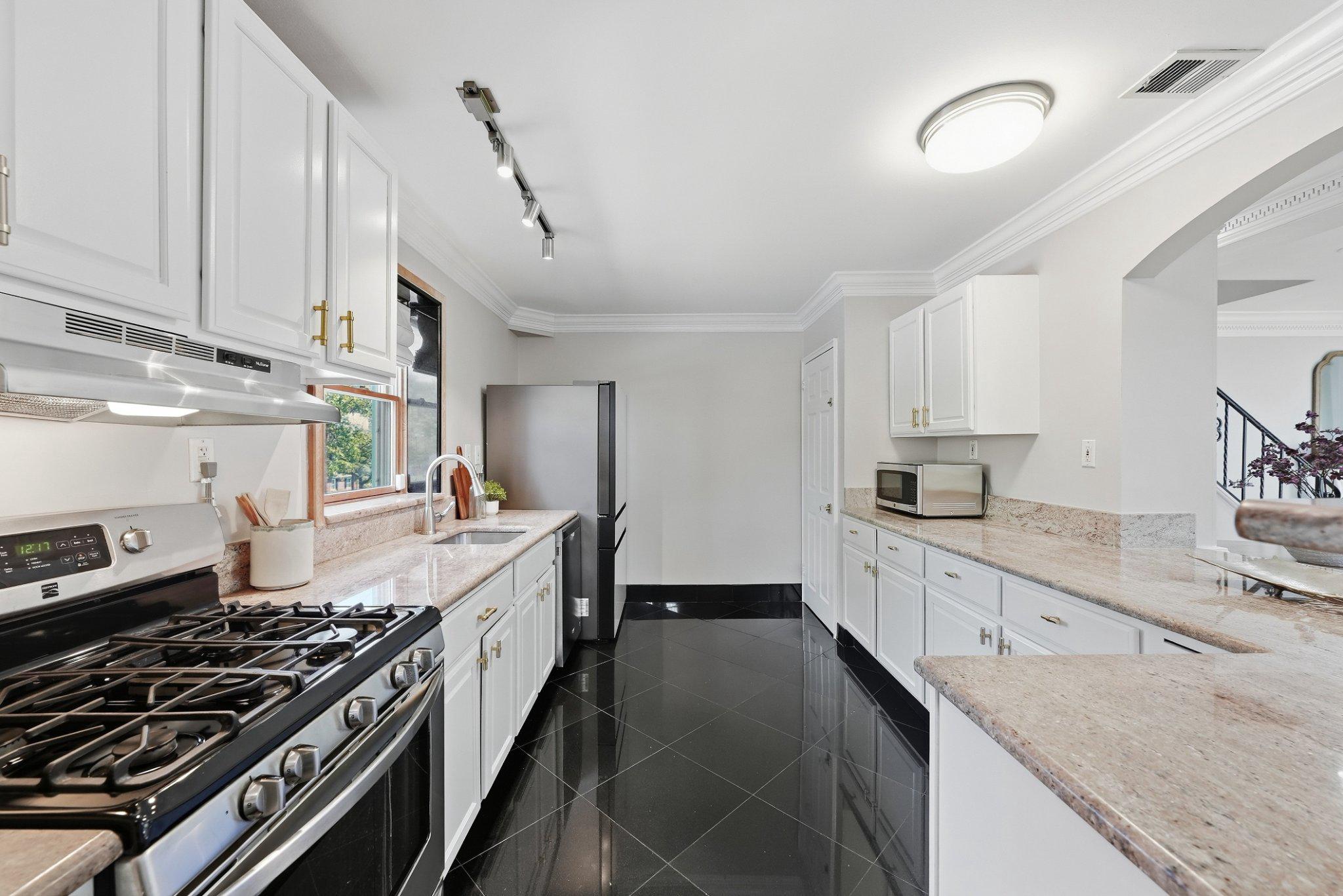  230 Aspen Street, Alexandria, VA, 22305 - 物件實景