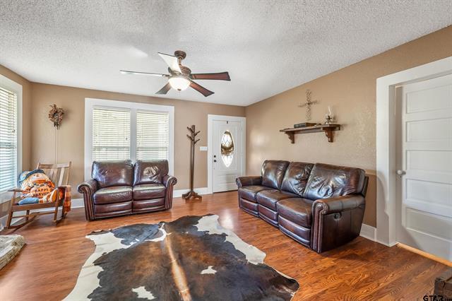 Winona, Texas, 75792, United States, 4 Bedrooms Bedrooms, ,2 BathroomsBathrooms,Residential,For Sale,1995143