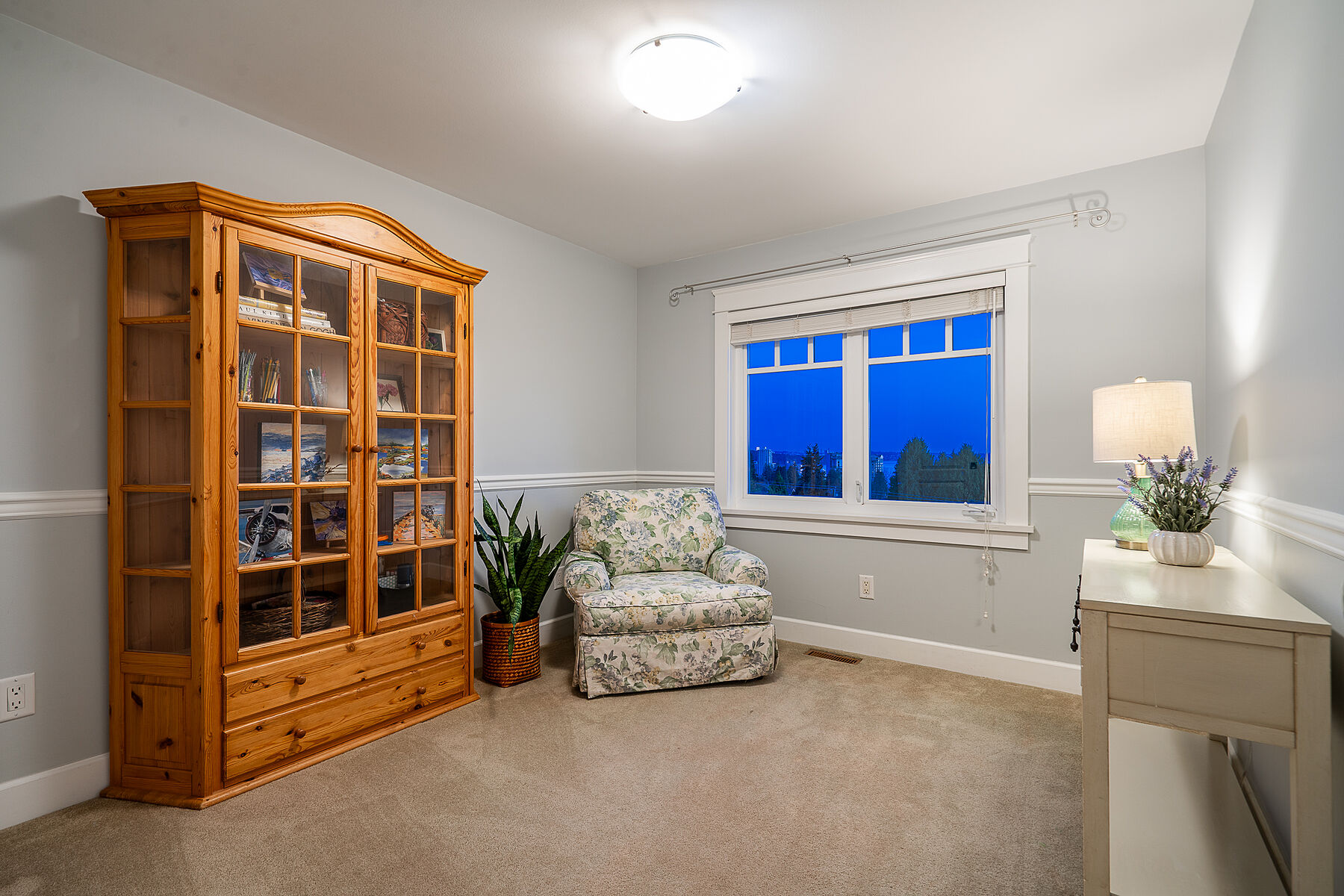  Ideal Dundarave Location - 物件實景