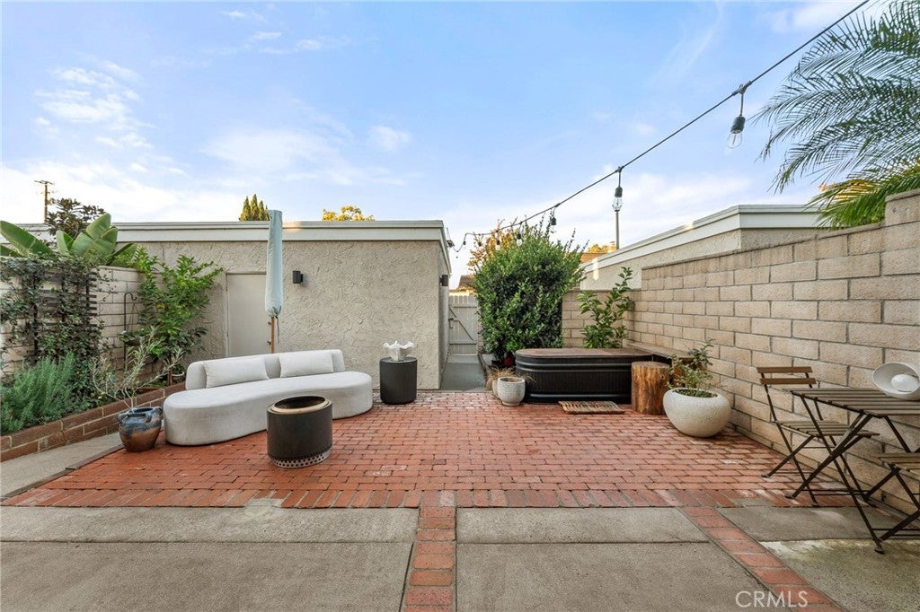 Westminster, California, 92683, United States, 2 Bedrooms Bedrooms, ,2 BathroomsBathrooms,Residential,For Sale,2005504