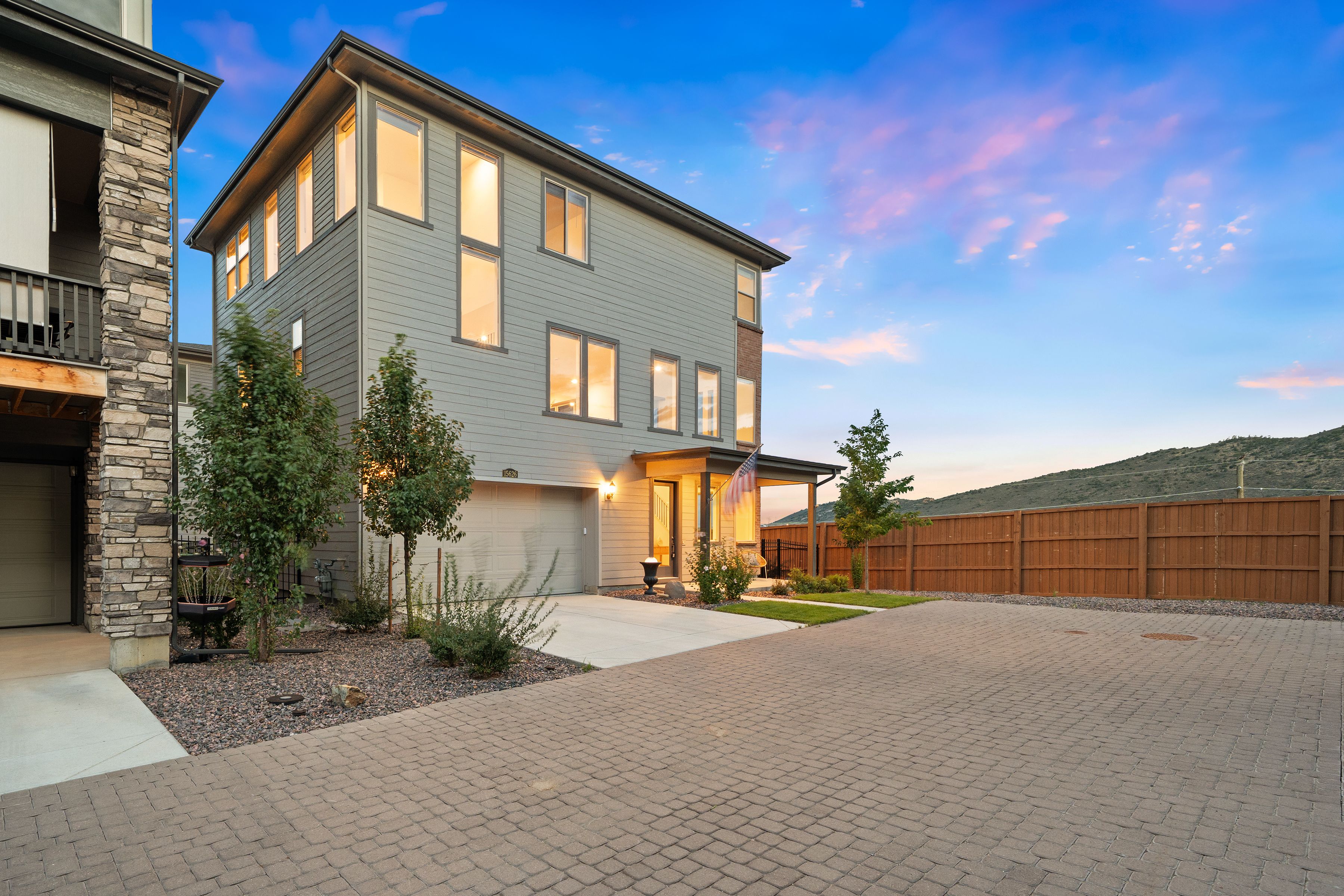  Elevated Colorado Living with 180° Mountain & Reservoir Views - 物件實景