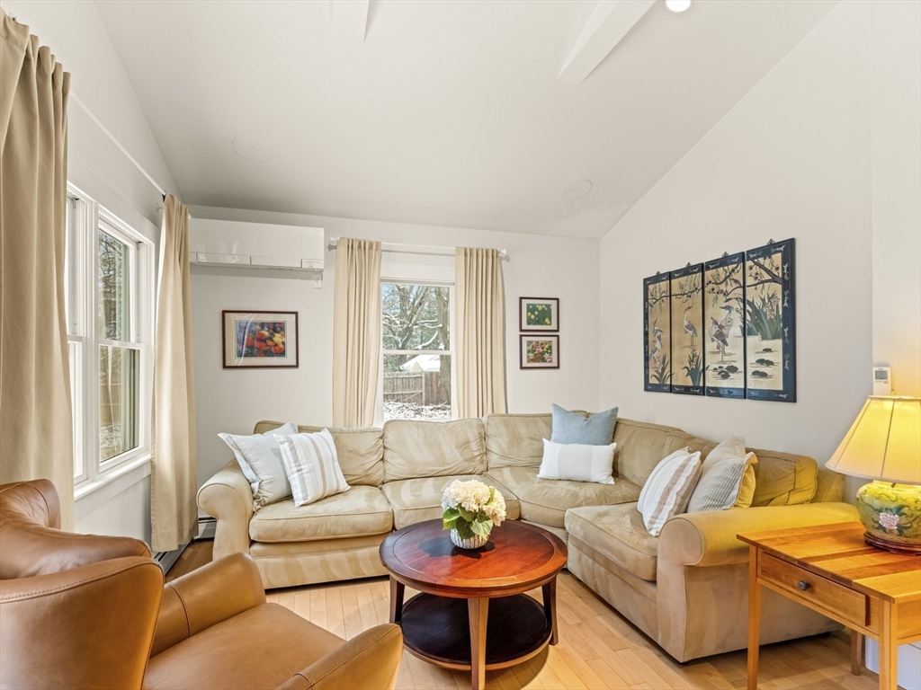 Concord, Massachusetts, 01742, United States, 2 Bedrooms Bedrooms, ,2 BathroomsBathrooms,Residential,For Sale,2001837