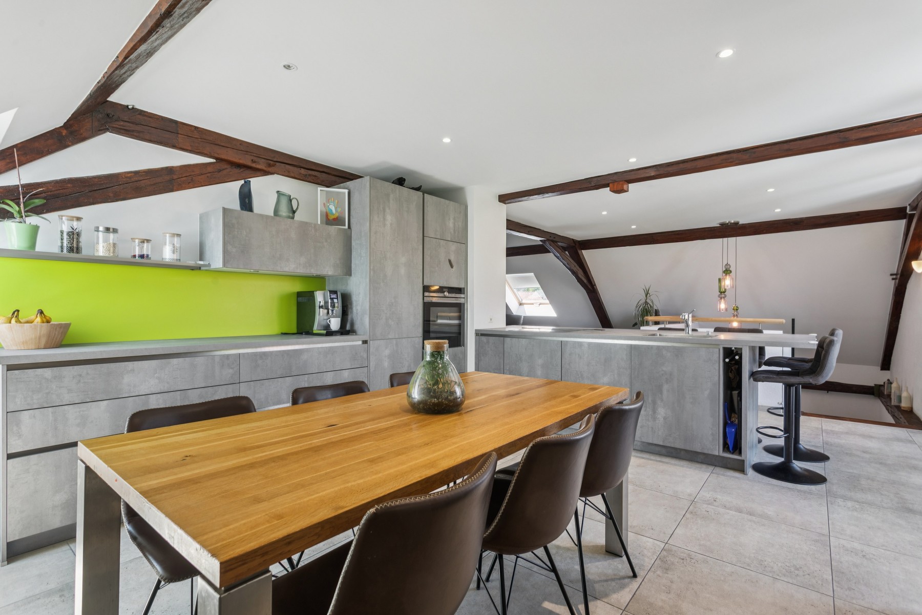  Spacious rooms that inspire, charming character, a home ready to move into - 物件實景