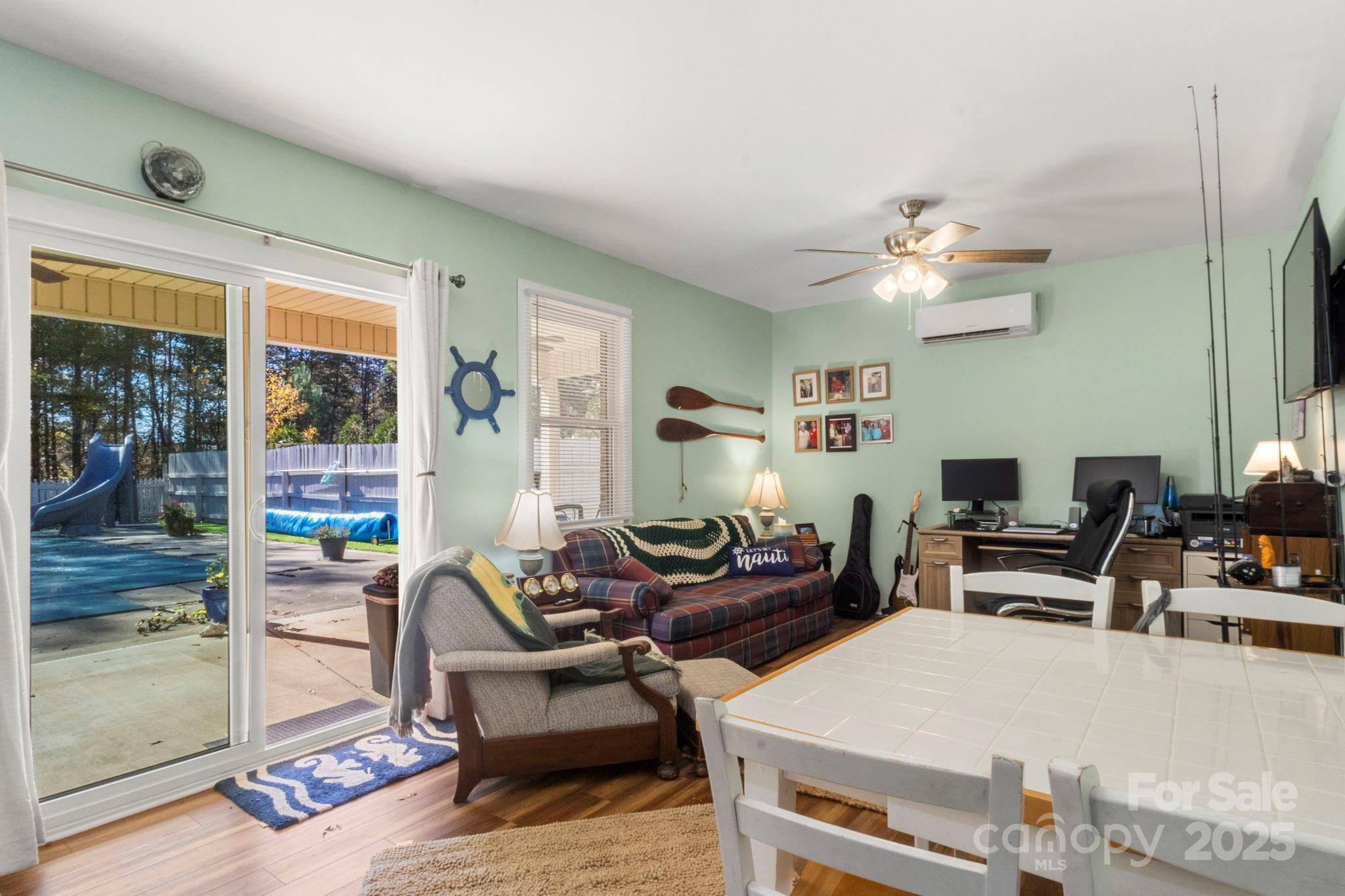 Lincolnton, North Carolina, 28092, United States, 4 Bedrooms Bedrooms, ,3 BathroomsBathrooms,Residential,For Sale,1989140