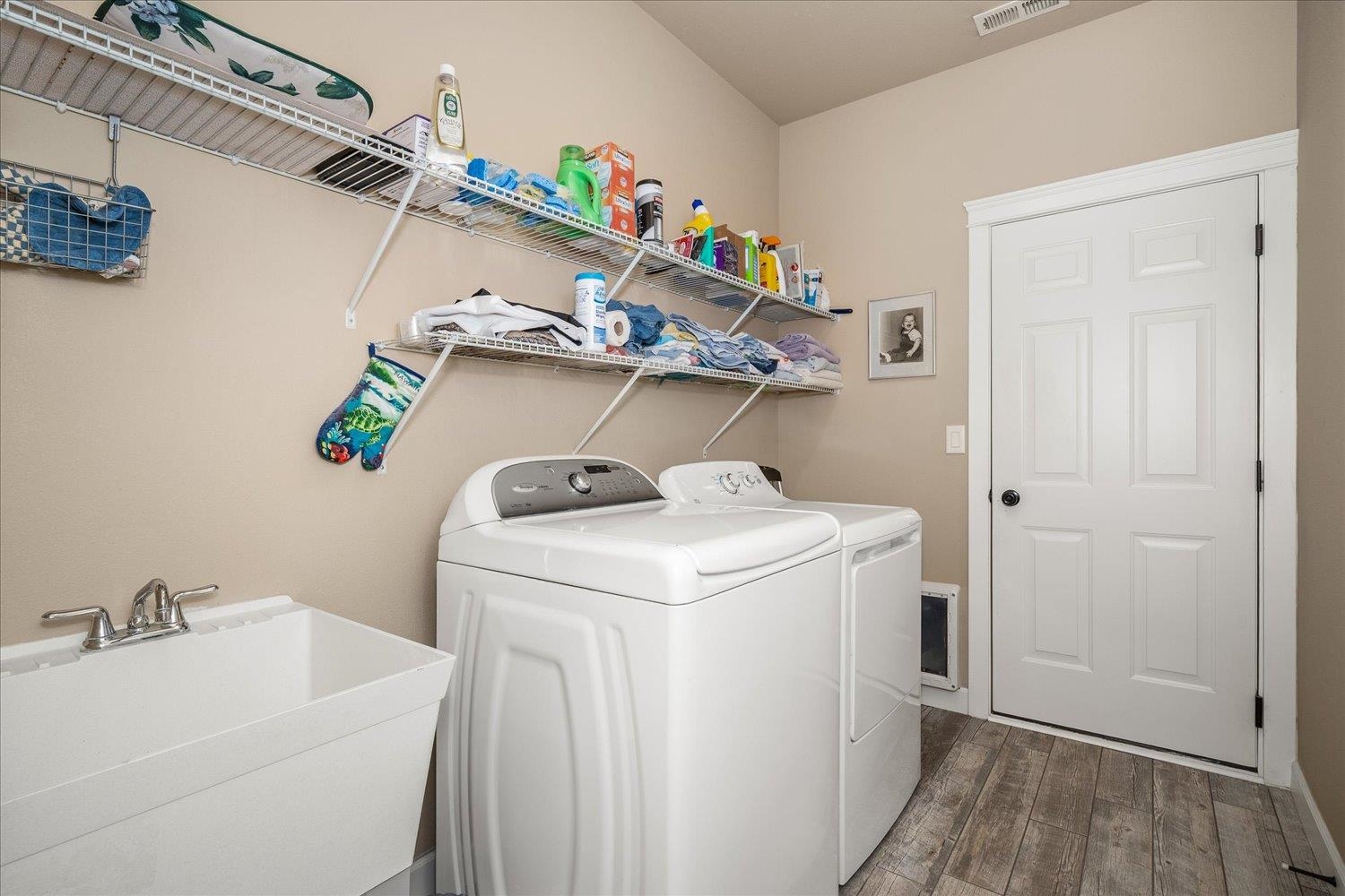 Liberty Lake, Washington, 99019, United States, 4 Bedrooms Bedrooms, ,2 BathroomsBathrooms,Residential,For Sale,1984848