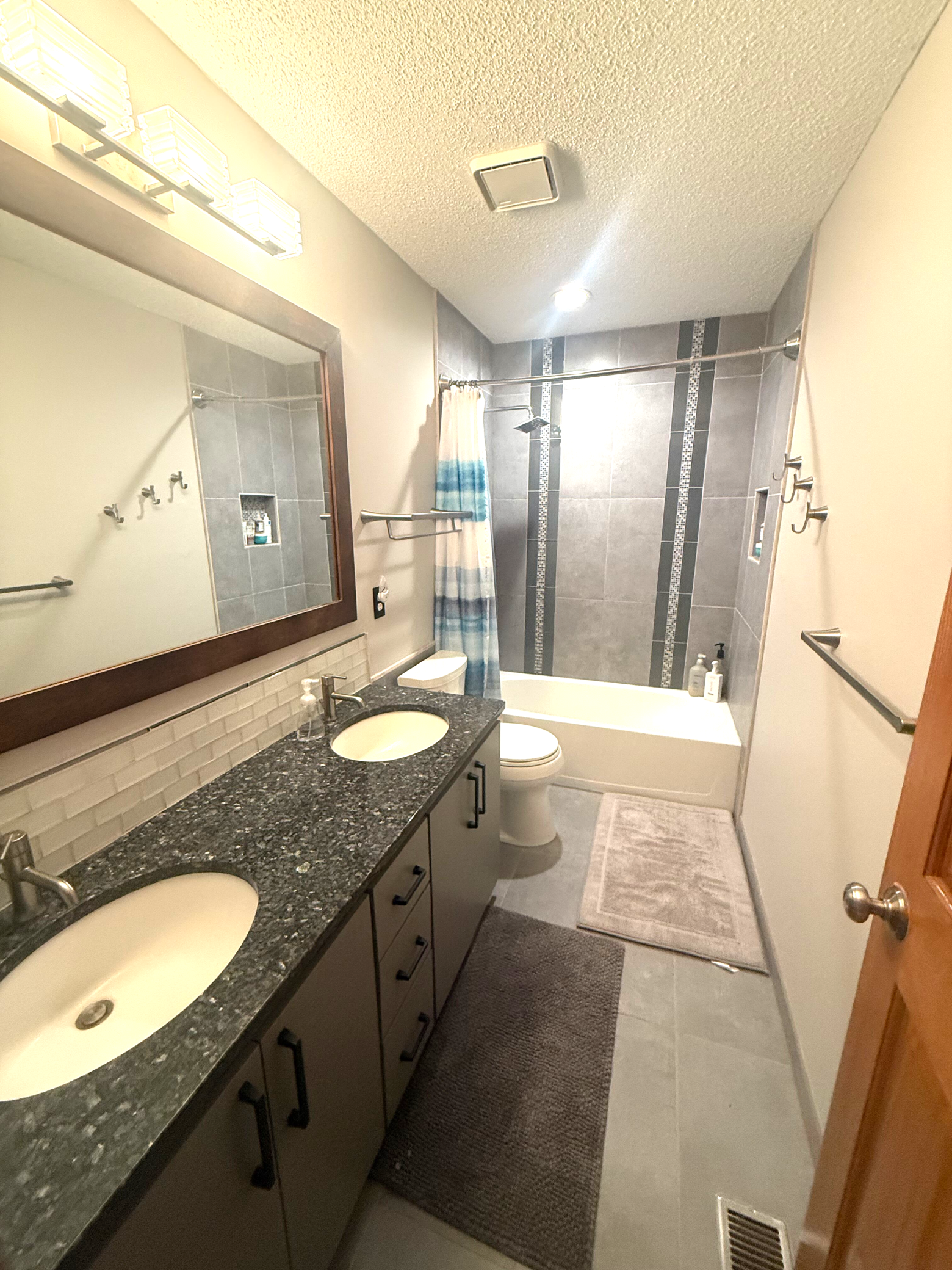 Lino Lakes, Minnesota, 55038, United States, 5 Bedrooms Bedrooms, ,3 BathroomsBathrooms,Residential,For Sale,2001620